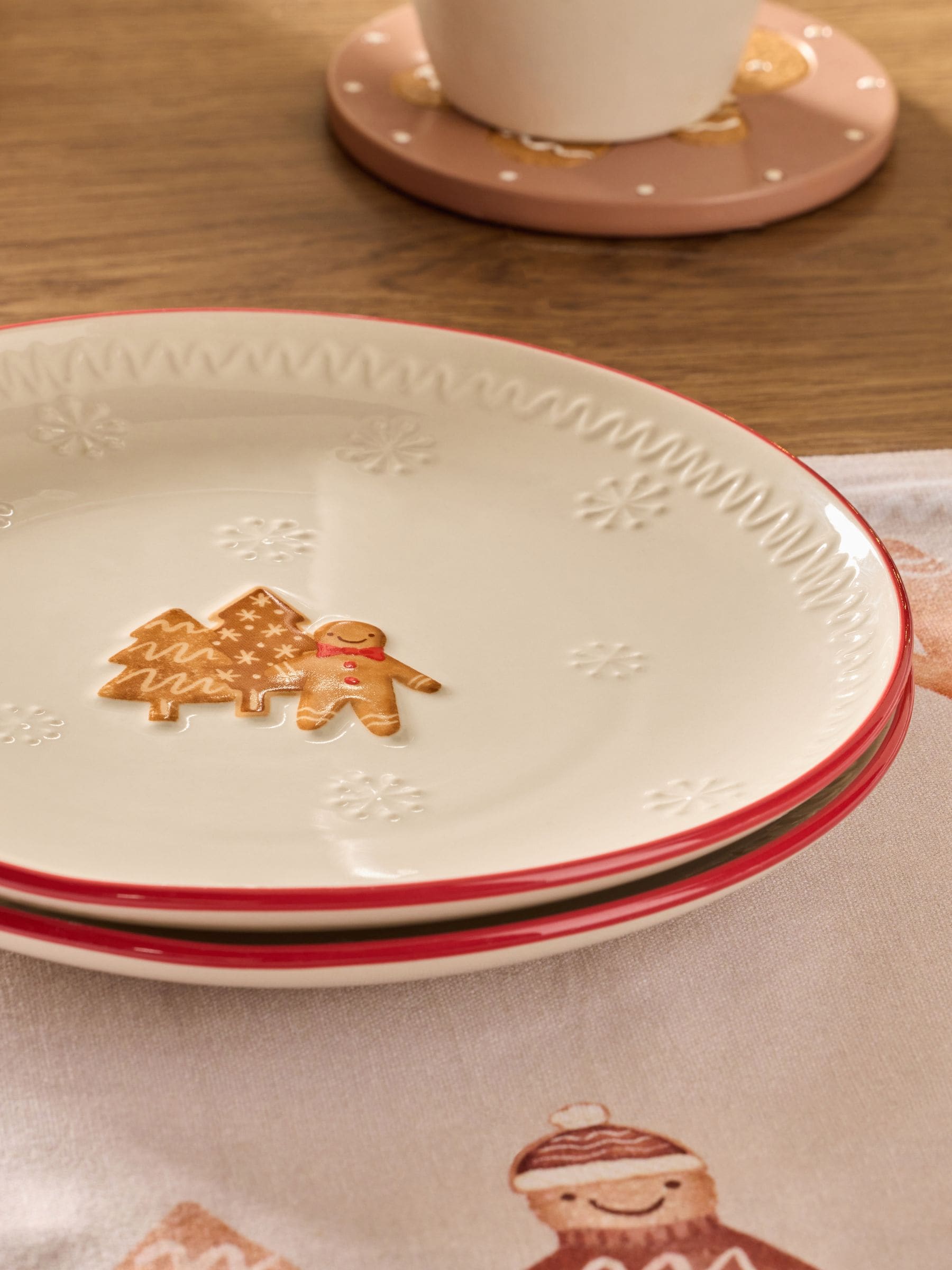 Natural Christmas Gingerbread Side Plates Set of 2 (British brand)