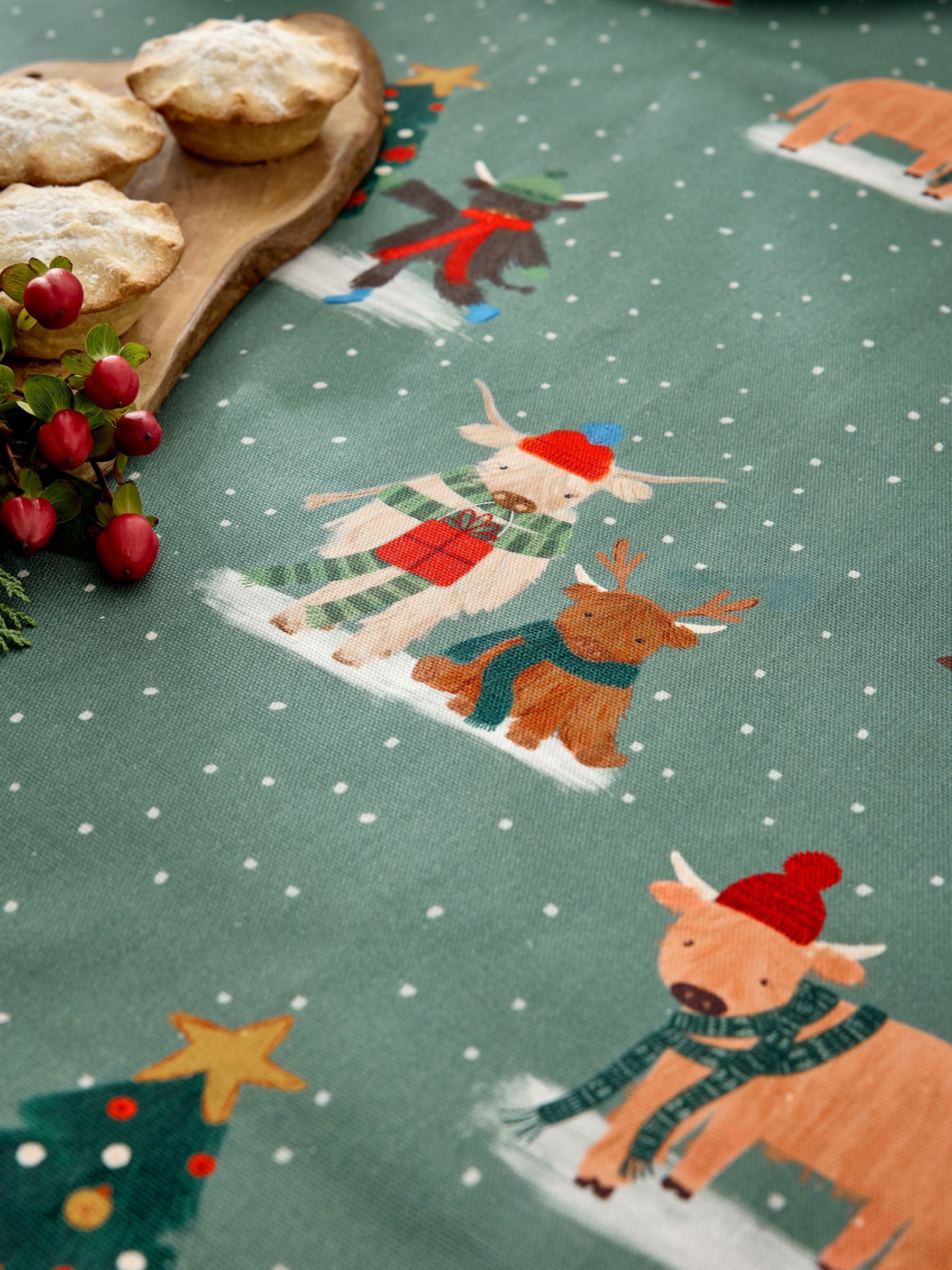 Green Christmas Hamish The Highland Cow Wipe Clean Tablecloth