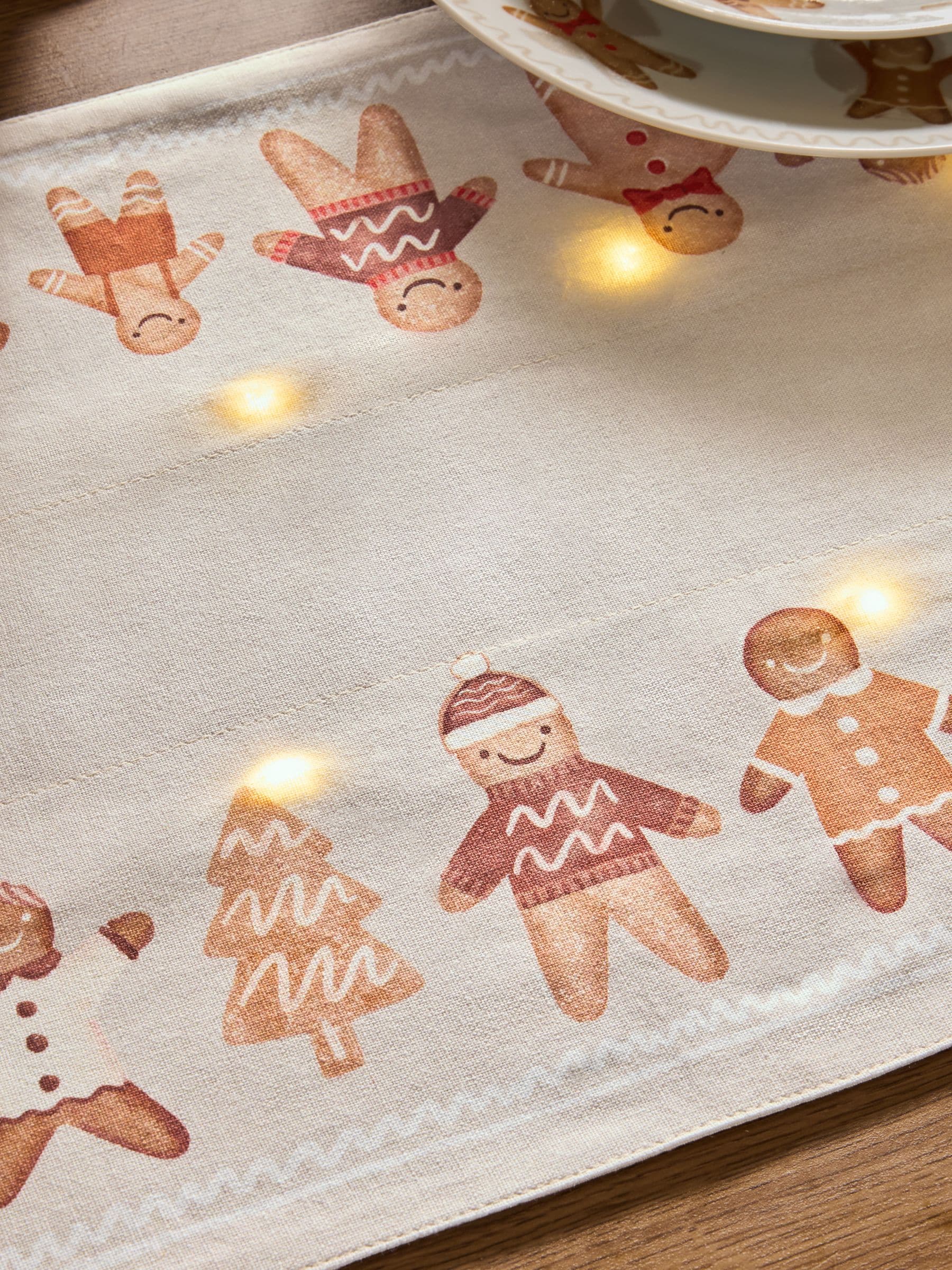 Christmas gingerbread light-up table runner with removable lights - British product