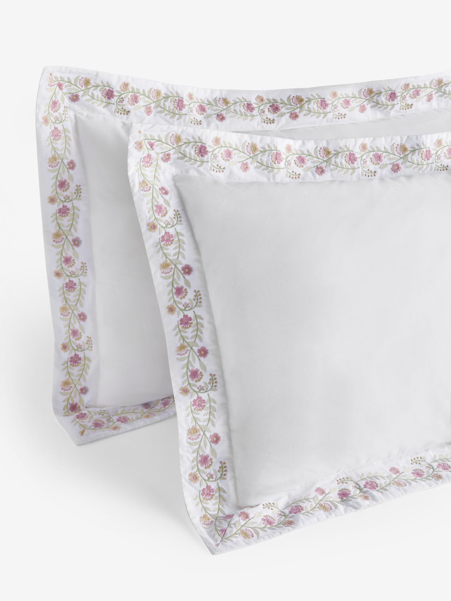 Nina Campbell white embroidered Lilah pillowcases set of 2 - British product