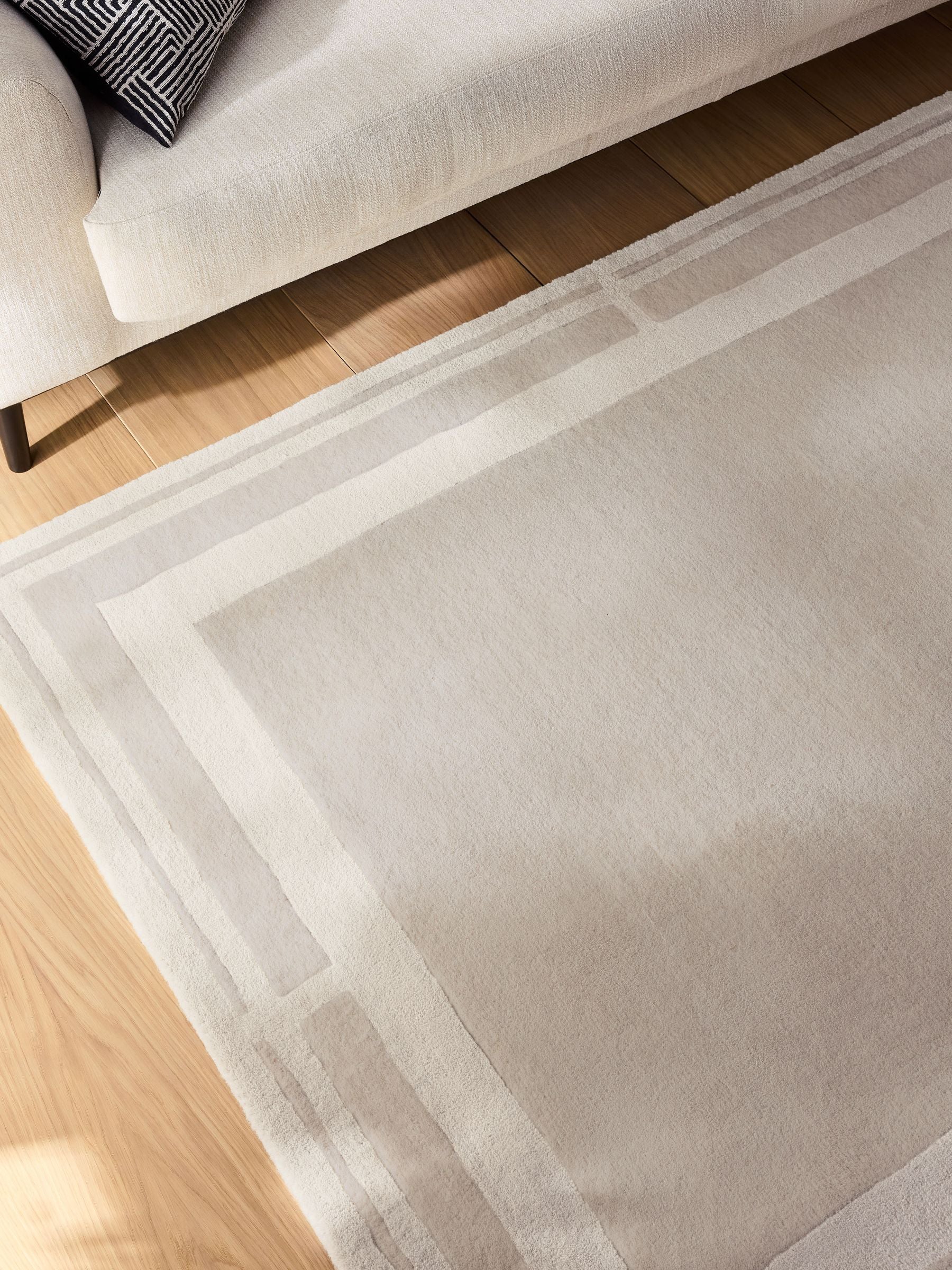 Sosandar Grey Serafina tufted border rug (British brand)