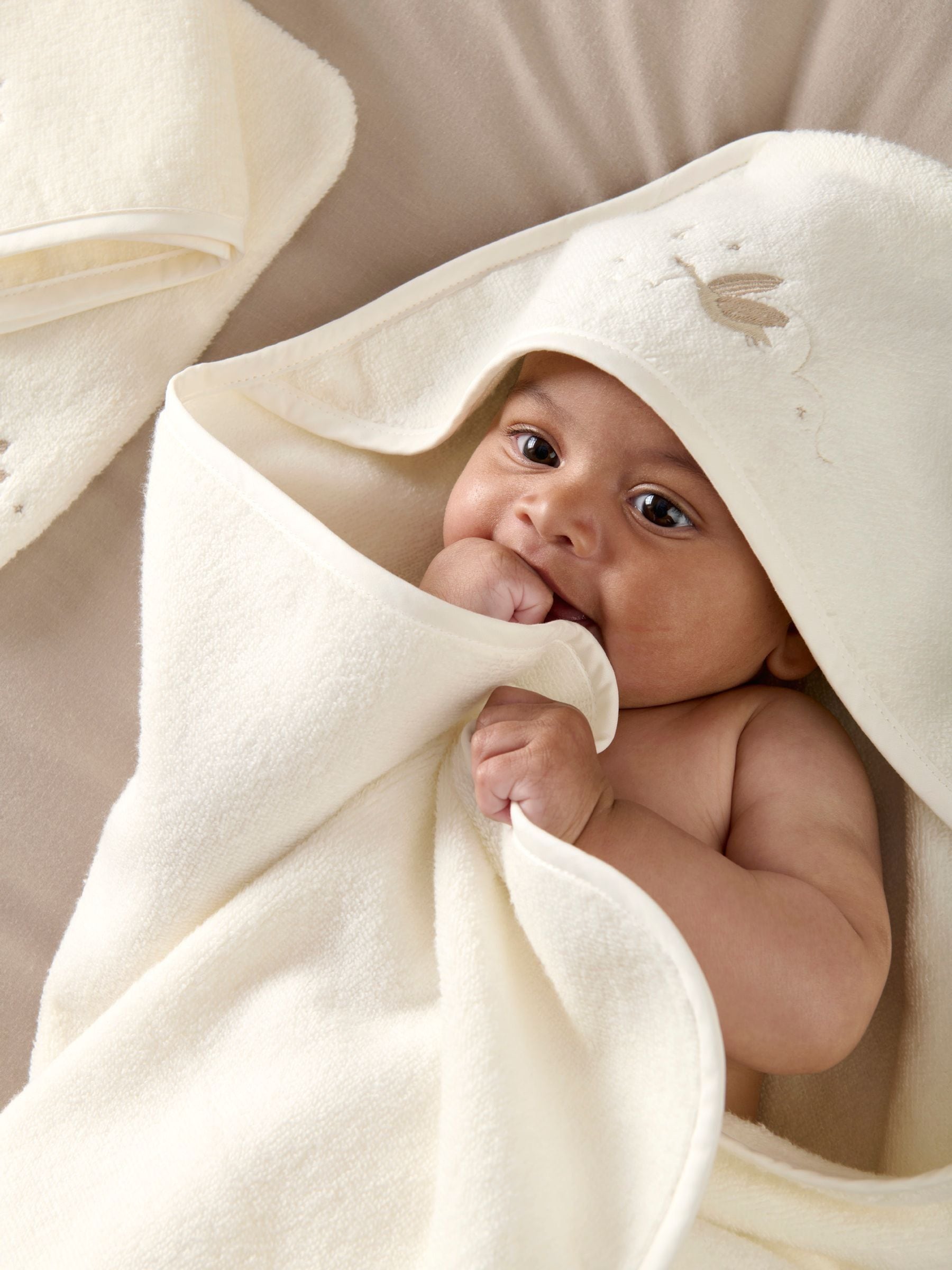 Mamas & Papas cream duckling baby towel set, UK version