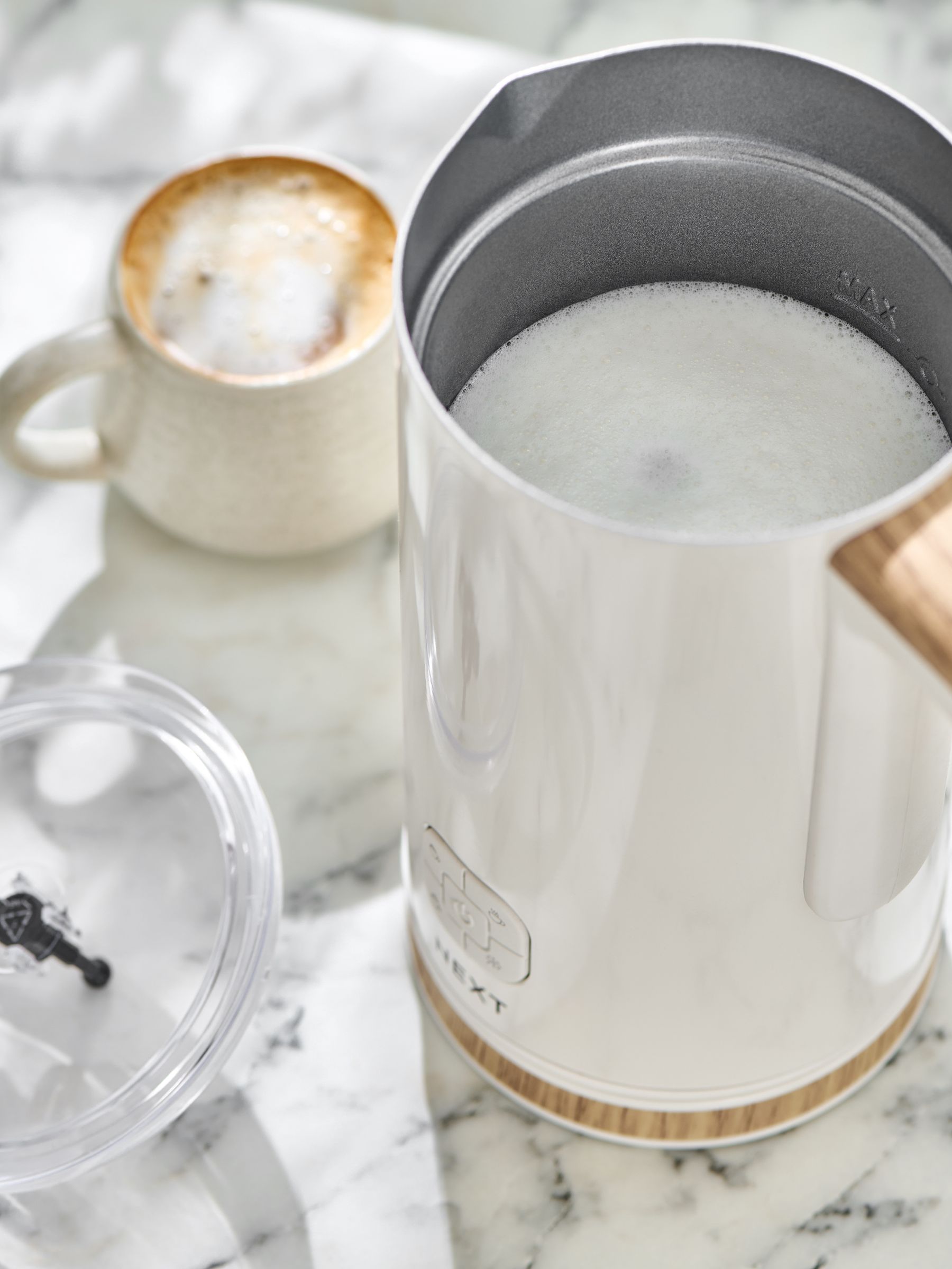 Malvern milk frother and hot chocolate maker cream finish (British brand)