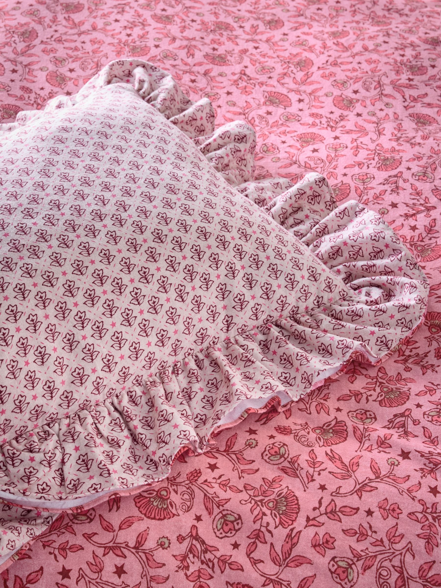 Pink Floral Star duvet cover and pillowcase set, imported from the UK