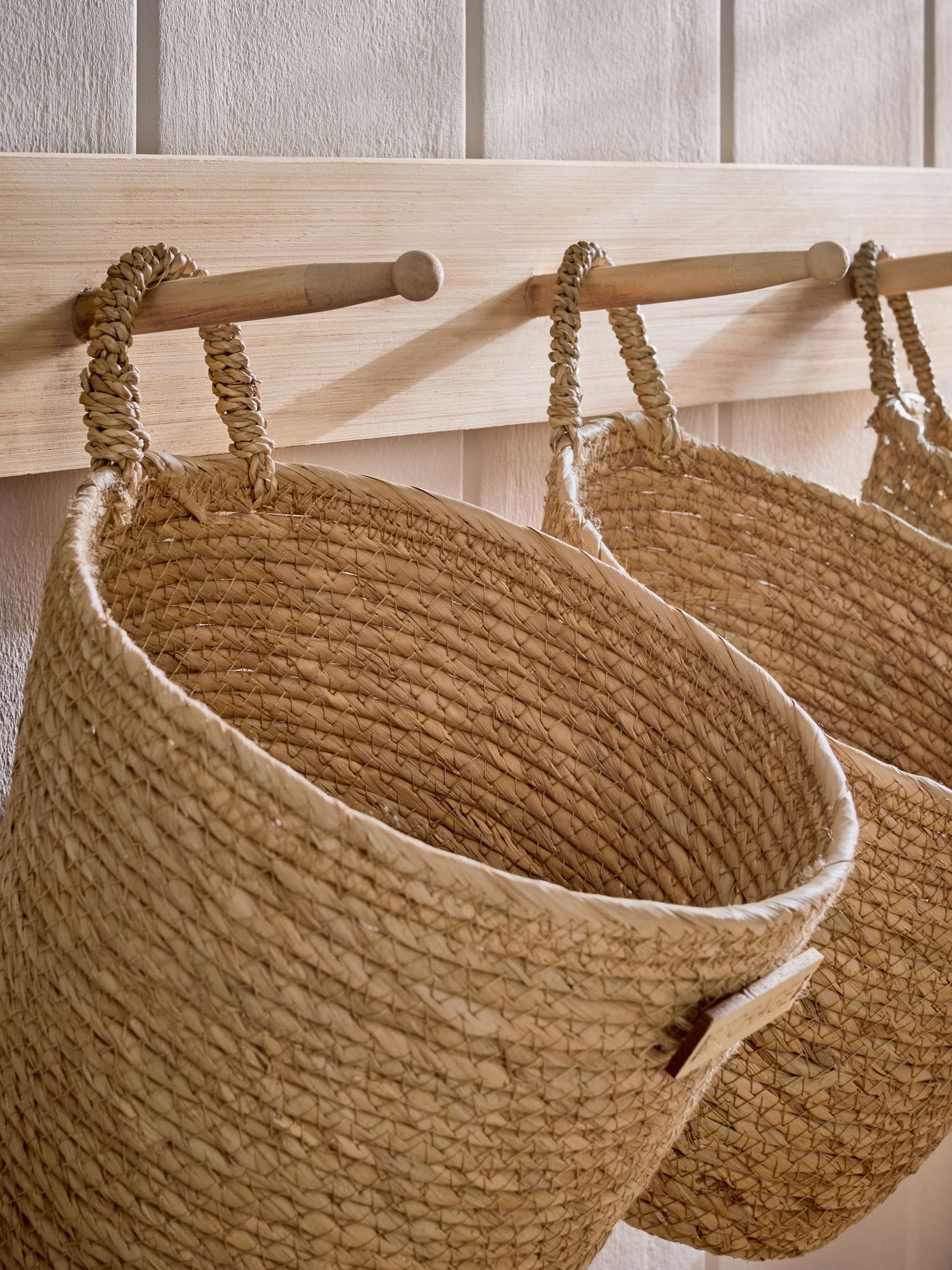 3 Pack Natural Wicker Hanging Storage Baskets with Hooks (British brand)