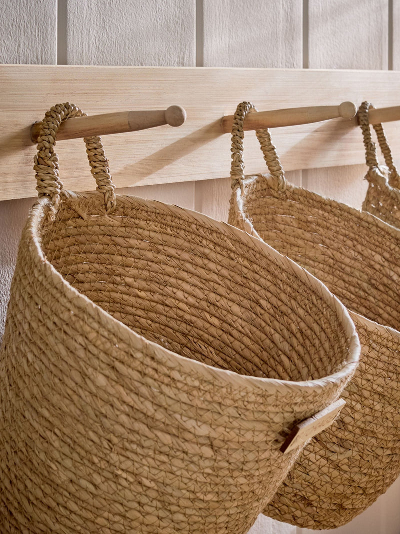 3 Pack Natural Wicker Hanging Storage Baskets with Hooks (British brand)