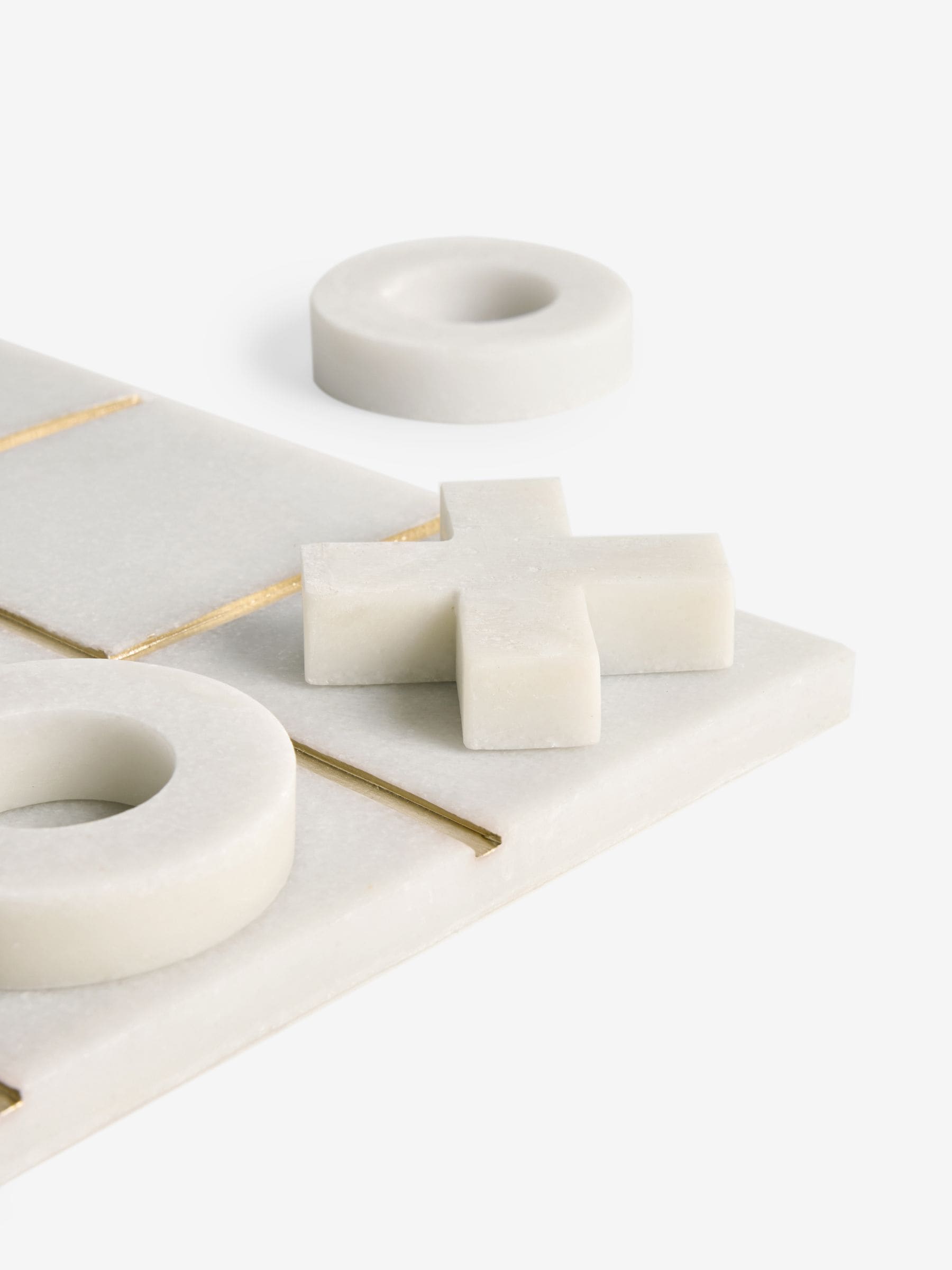 White gold noughts and crosses game (British brand)