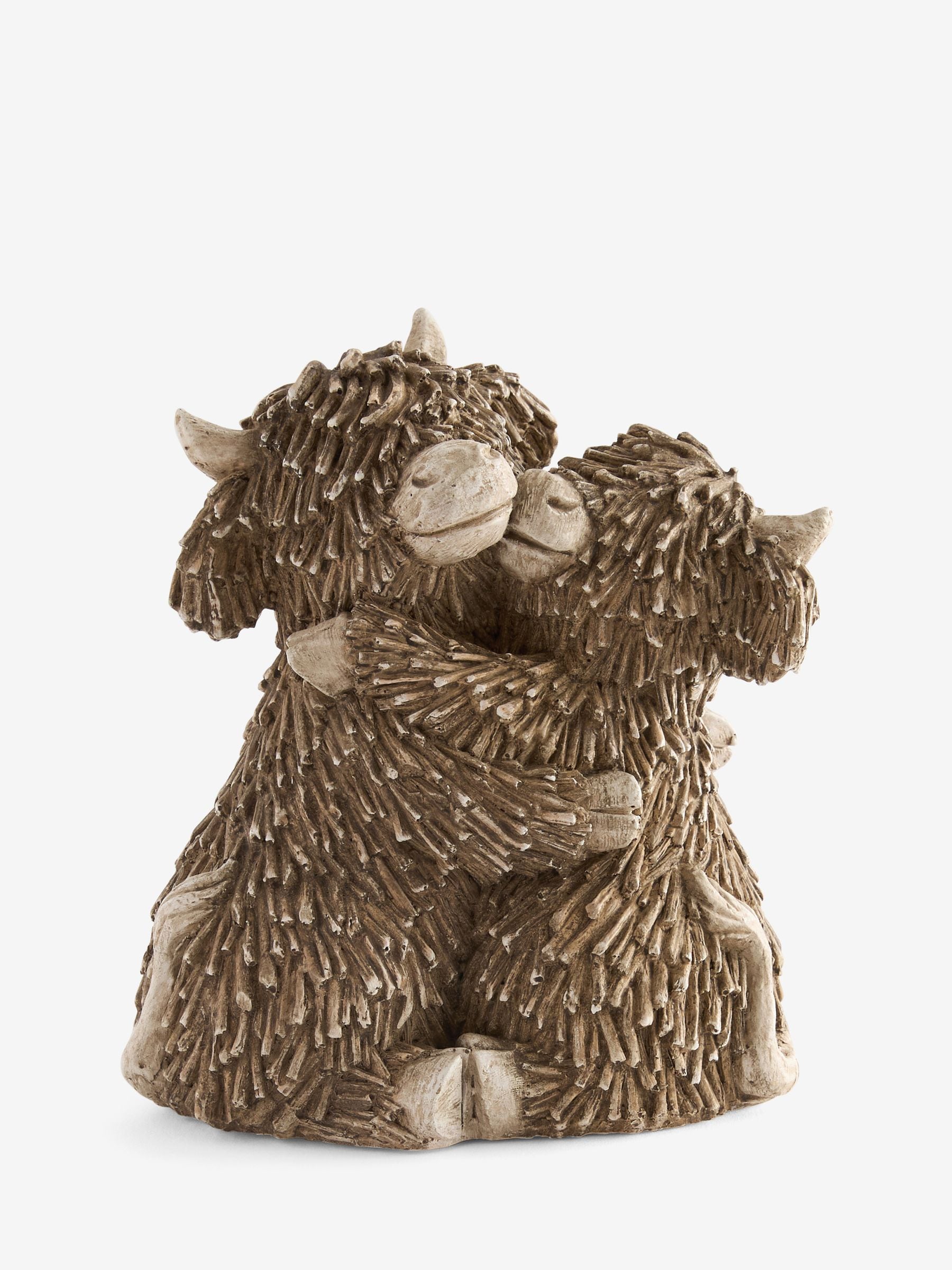 Hamish Highland Cow hugging ornament 15cm, imported from the UK