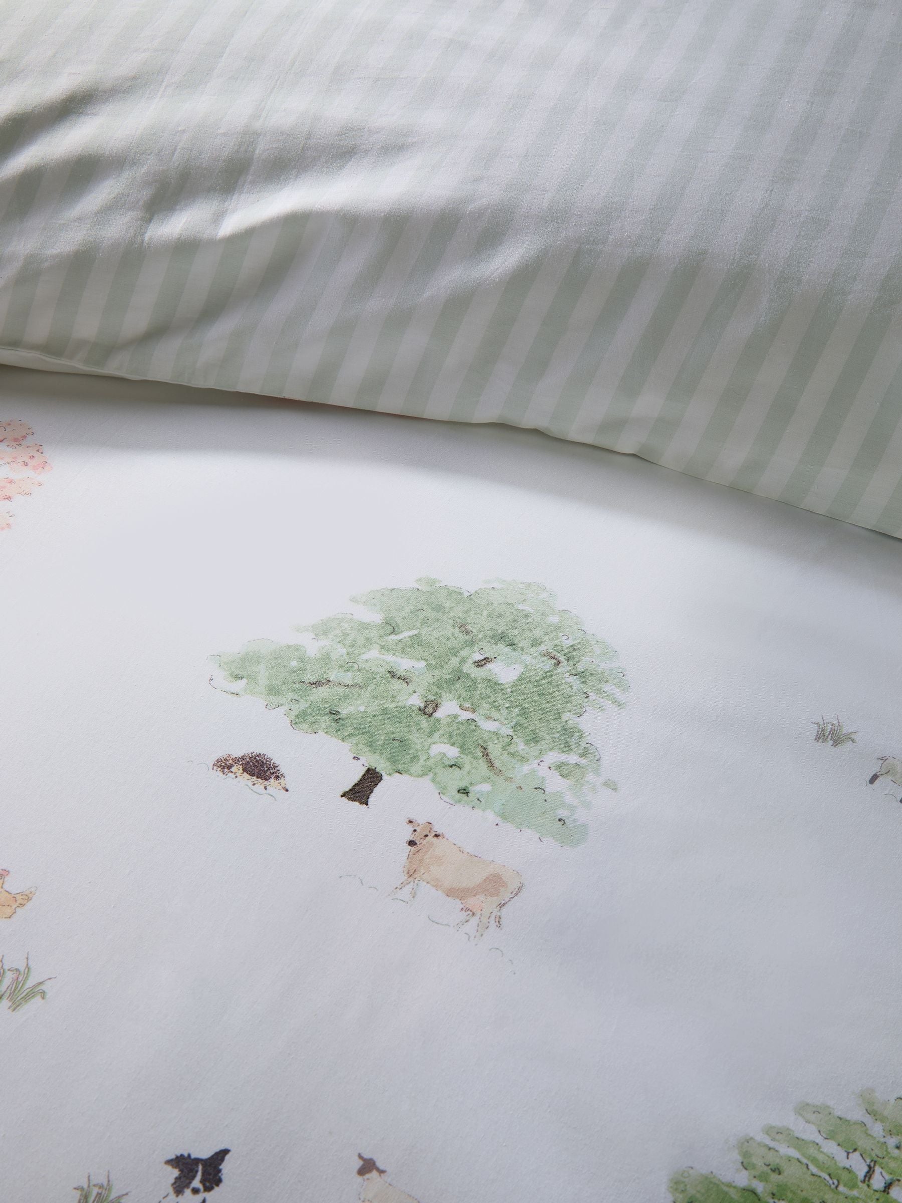 Sophie Allport Green Spring Cottage duvet cover and pillowcase set (British brand)