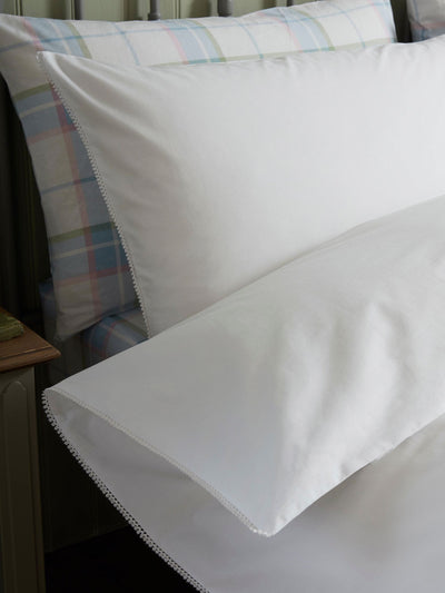 Ensemble de housse de couette et taies d'oreiller Laura Ashley Rianne 100% coton blanc