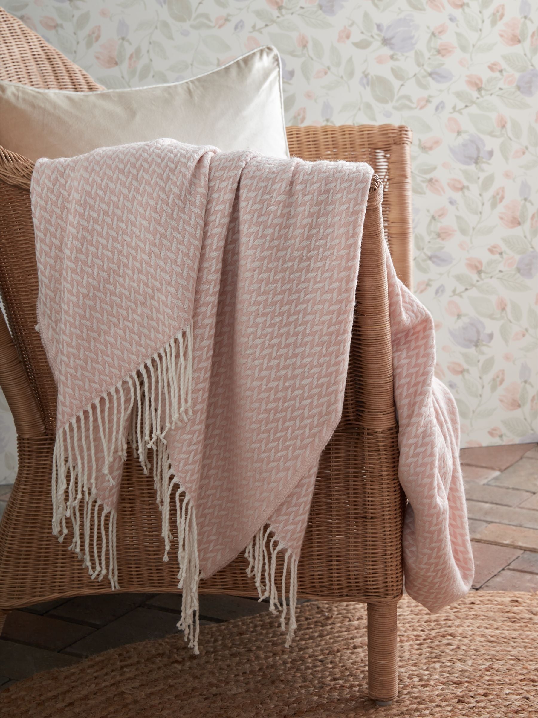 Jeté brossé Arya rose blush Laura Ashley, importé du Royaume-Uni