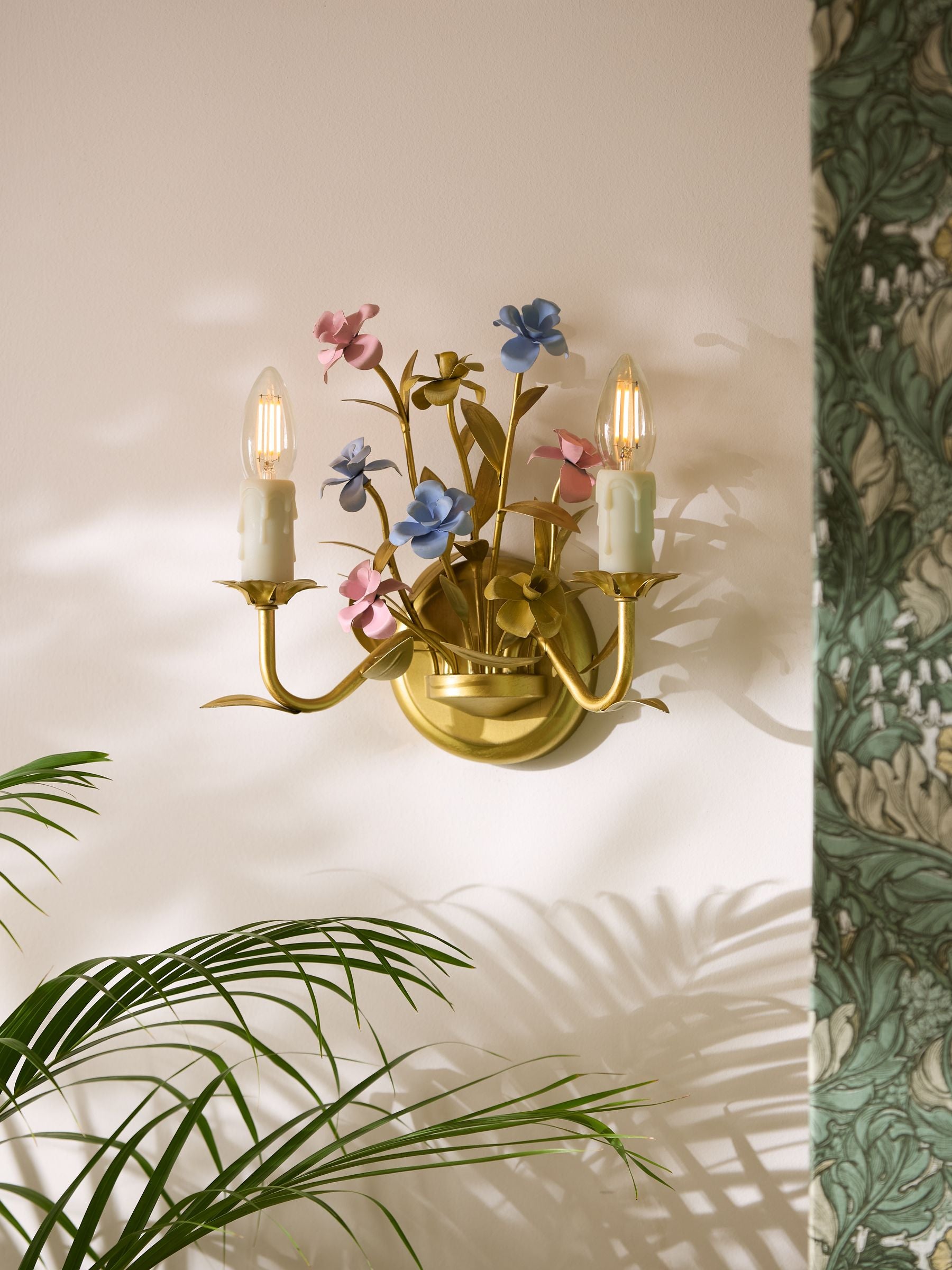 Laurence Llewelyn-Bowen Veranda gold floral wall light 27cm (British brand)