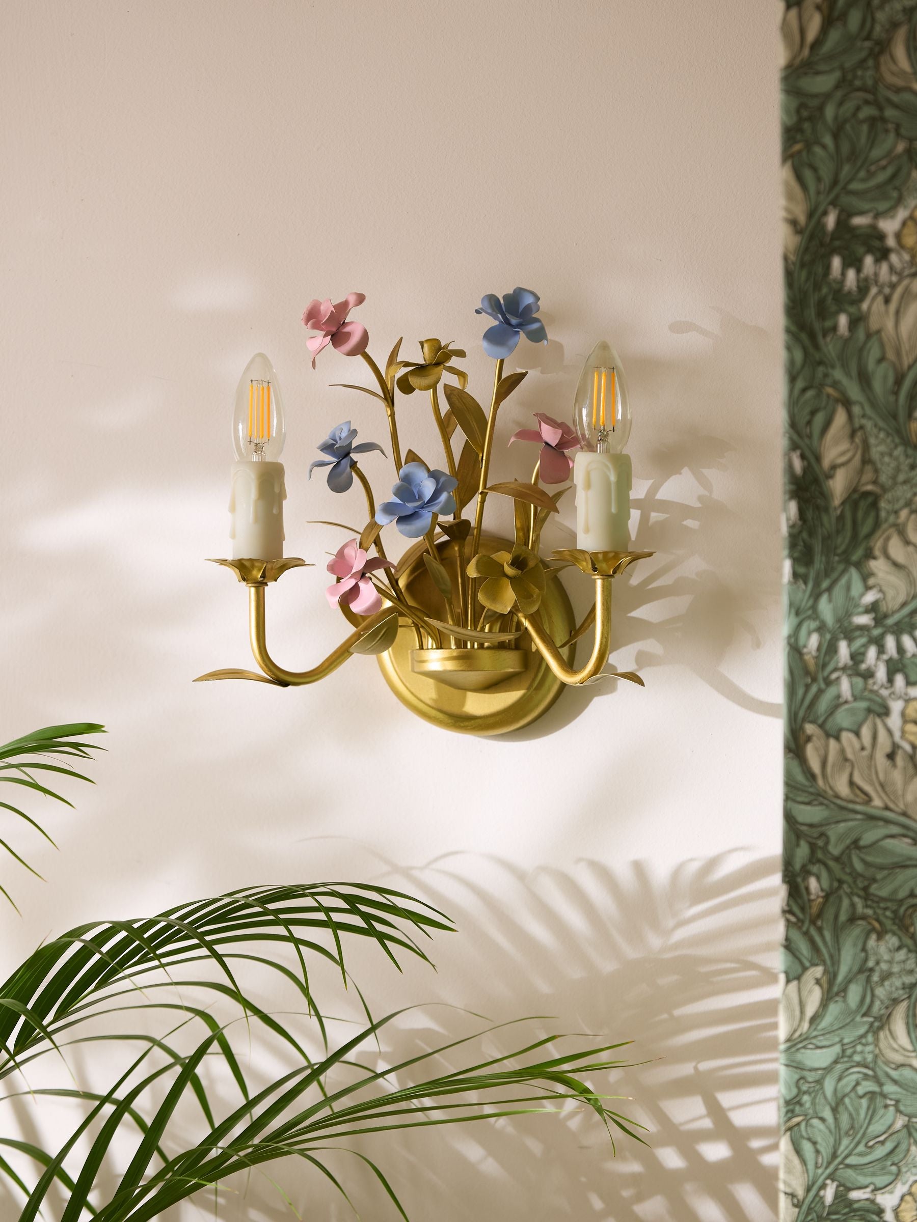 Laurence Llewelyn-Bowen Veranda gold floral wall light 27cm (British brand)