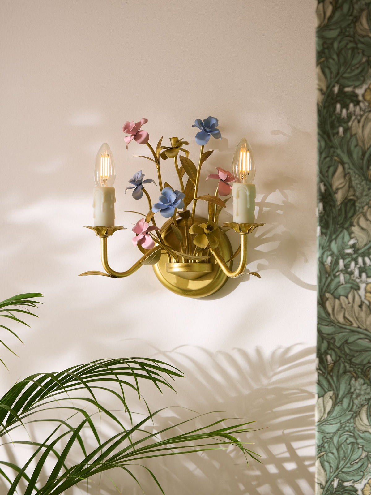 Laurence Llewelyn-Bowen Veranda gold floral wall light 27cm (British brand)