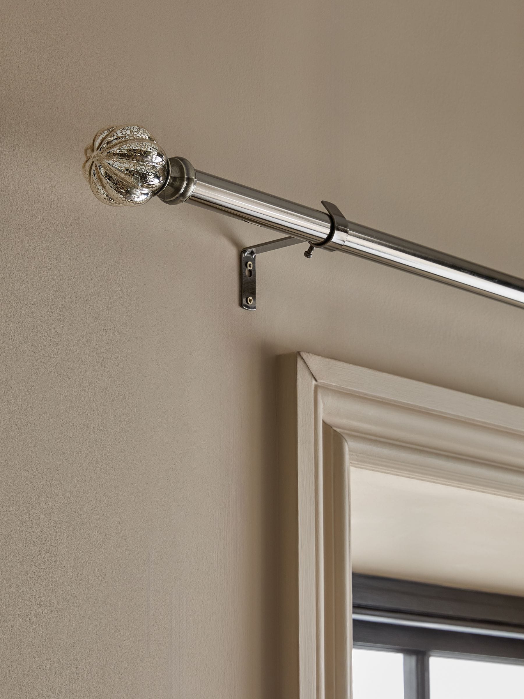 Extendable curtain pole kit pewter grey mercury glass finials, UK version
