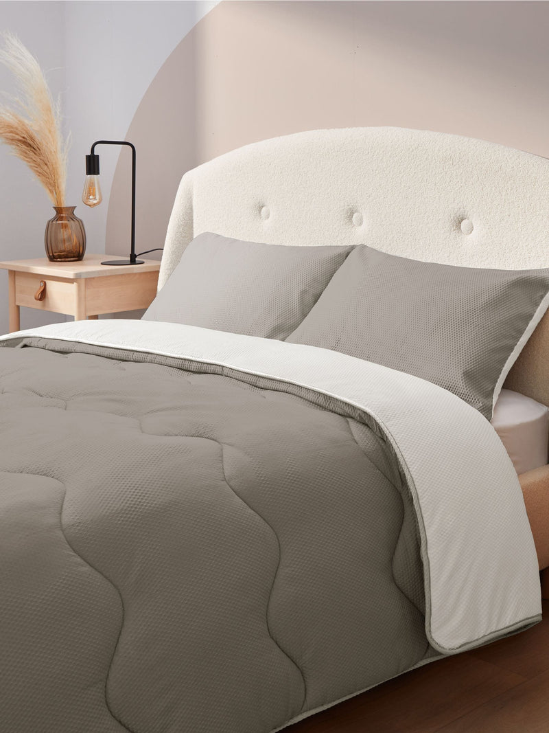 Silentnight Summer Breeze Seersucker Coverless Duvet Set (British brand)