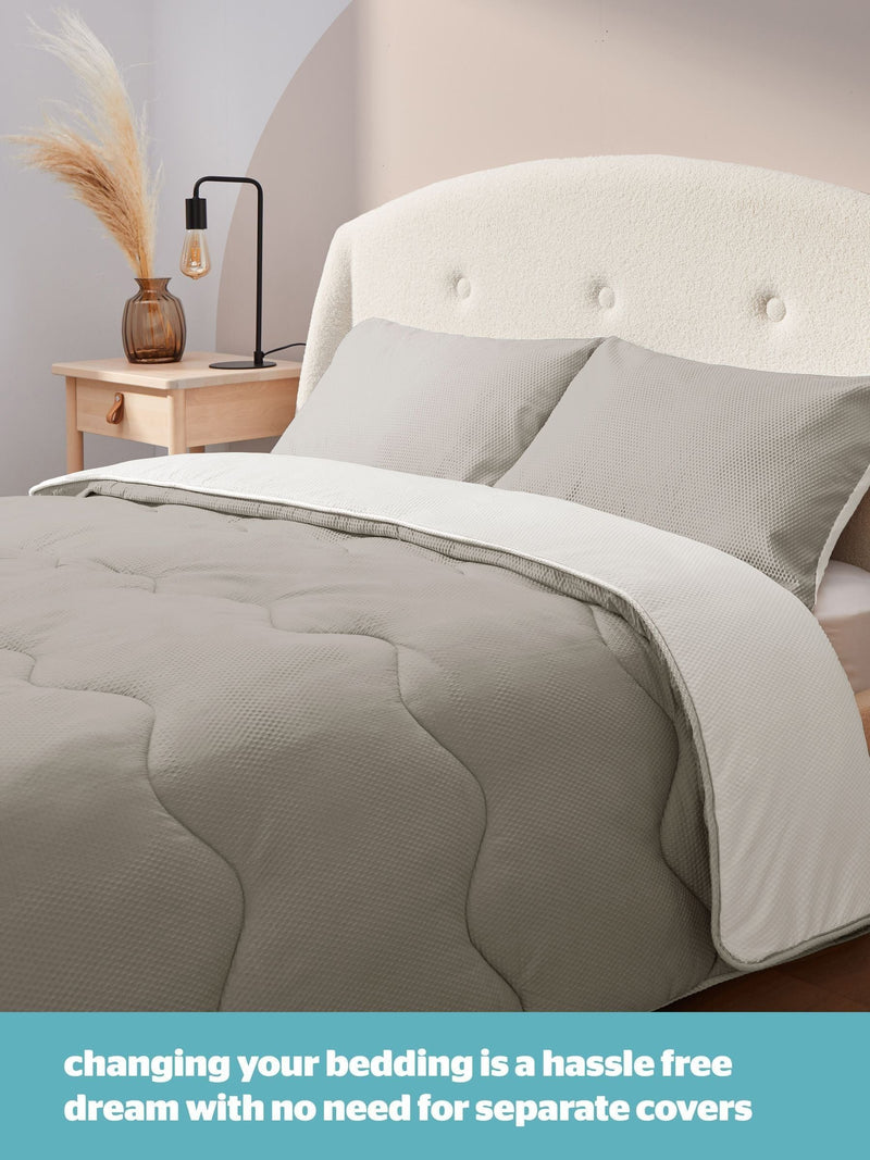 Silentnight Summer Breeze Seersucker Coverless Duvet Set (British brand)