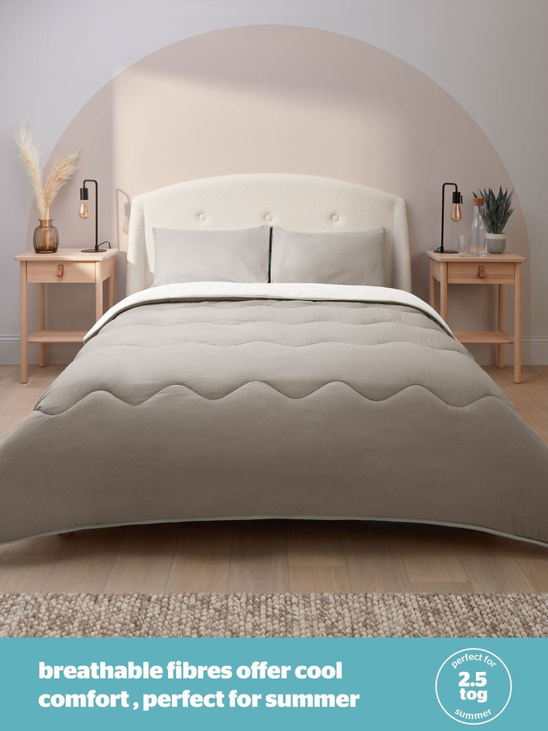 Silentnight Summer Breeze Seersucker Coverless Duvet Set (British brand)