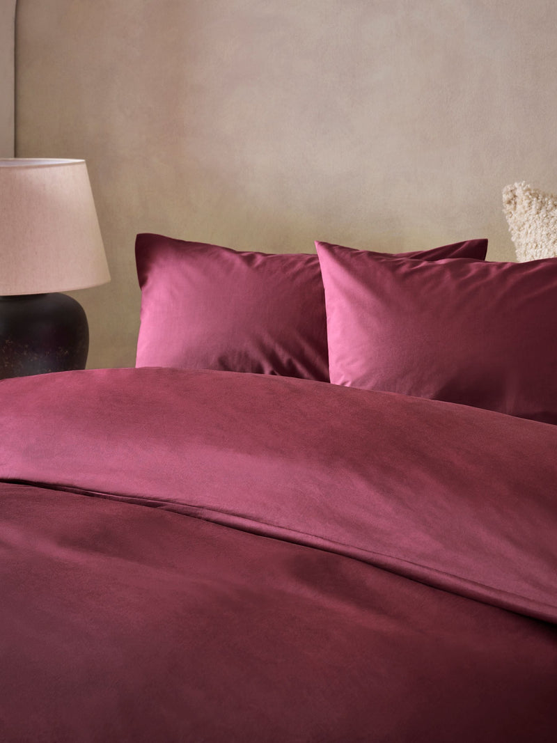 Berry Pink duvet cover and pillowcase set - British product