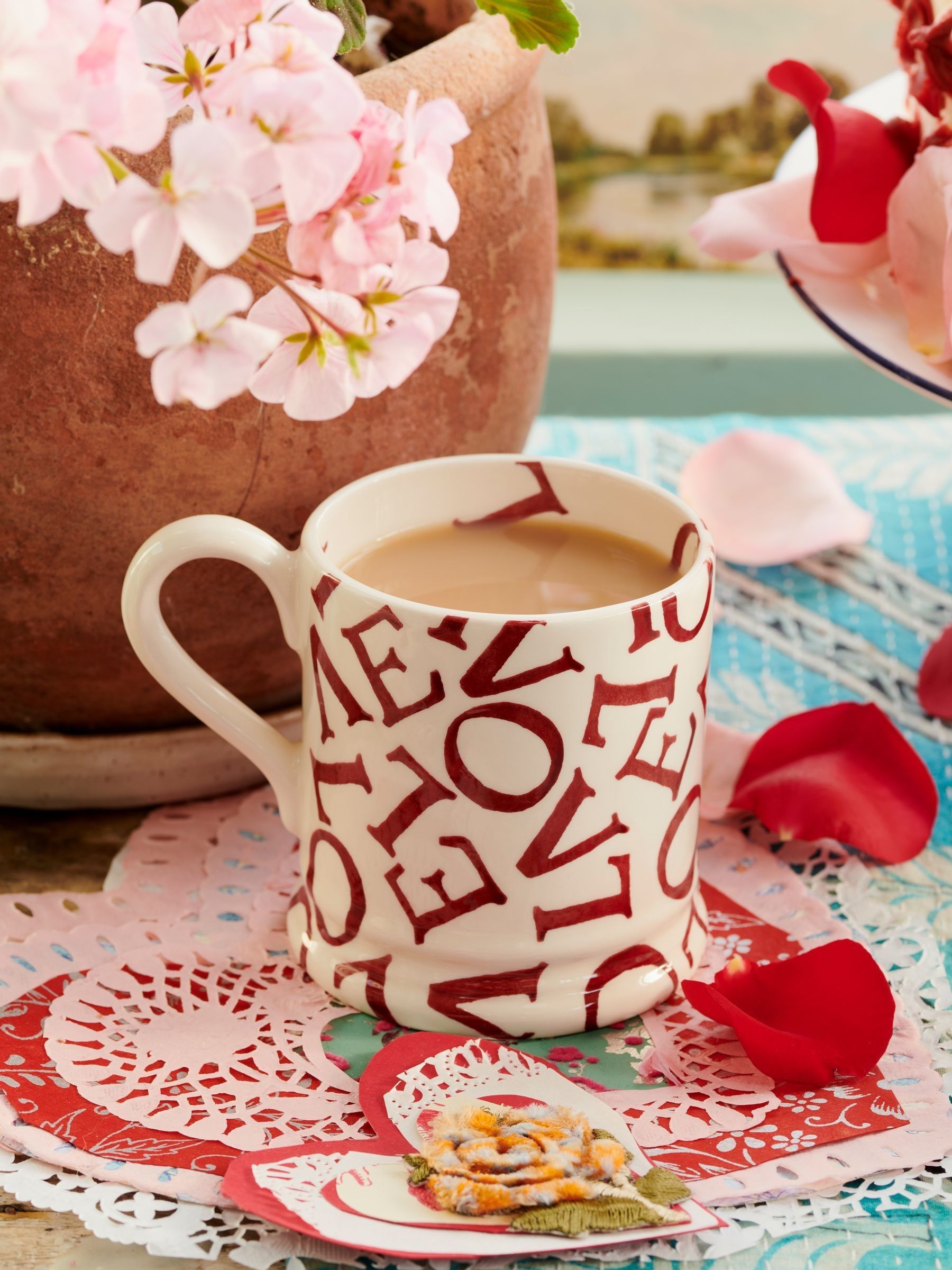 Emma Bridgewater Mug L.O.V.E Polka Red 1/2 Pint - British product