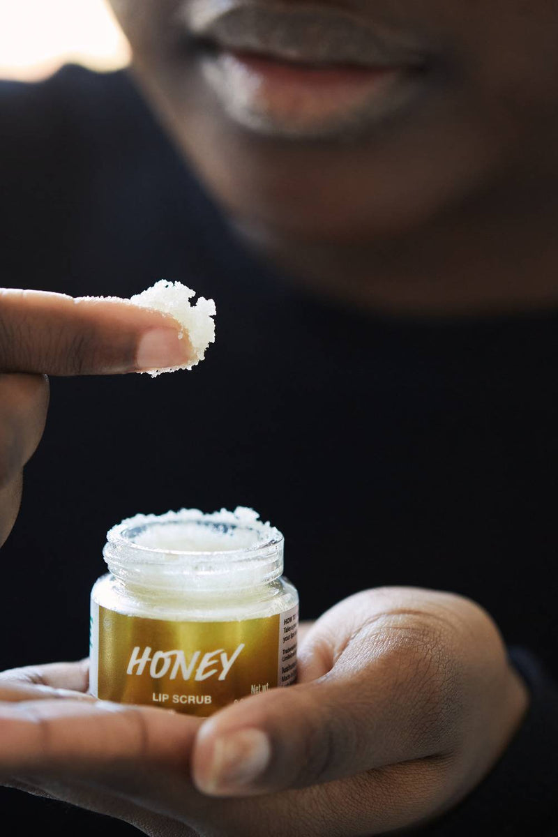 Honey lip scrub with sweet orange and peppermint (British brand)