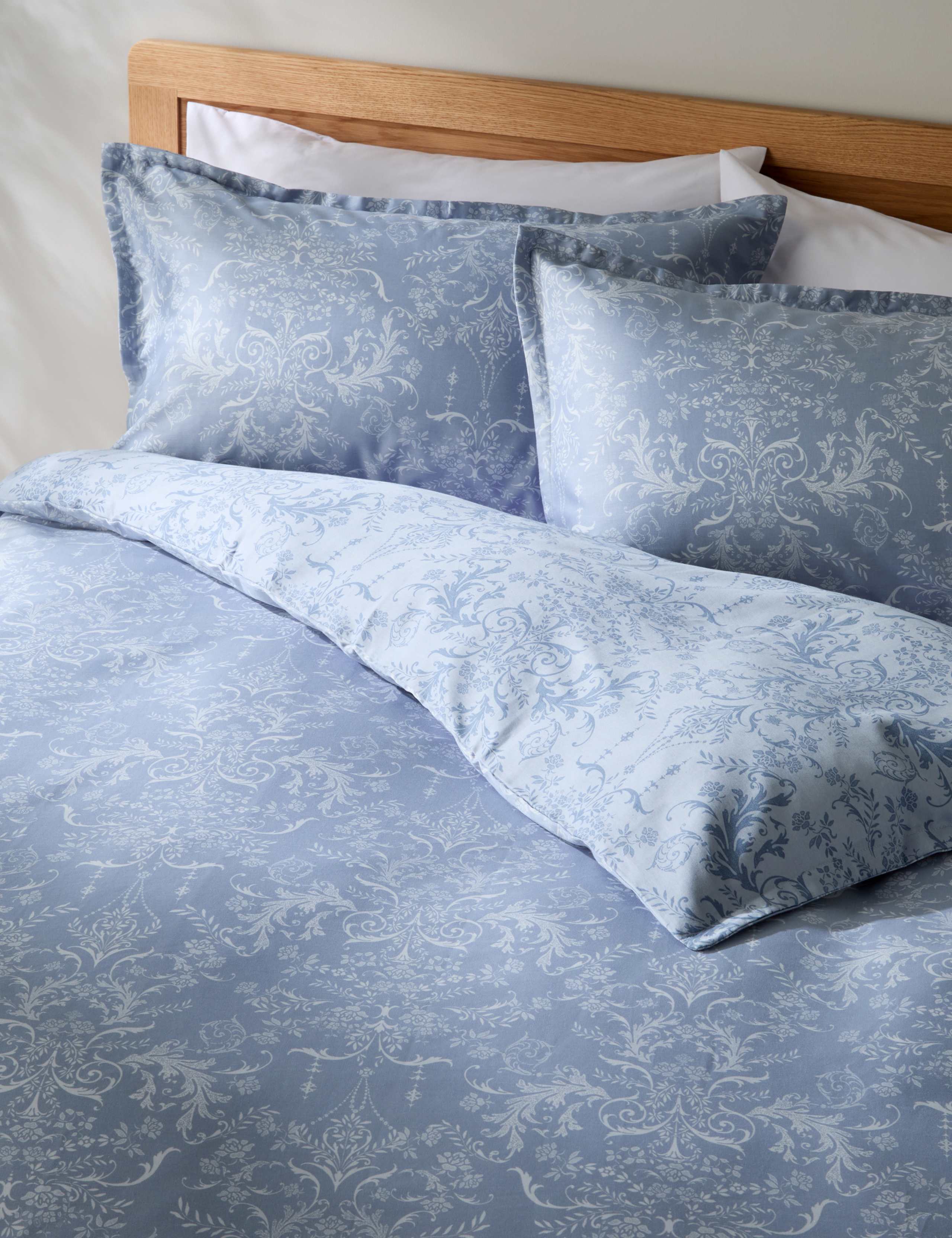 Aida-Alouette damask sateen bedding set - British product