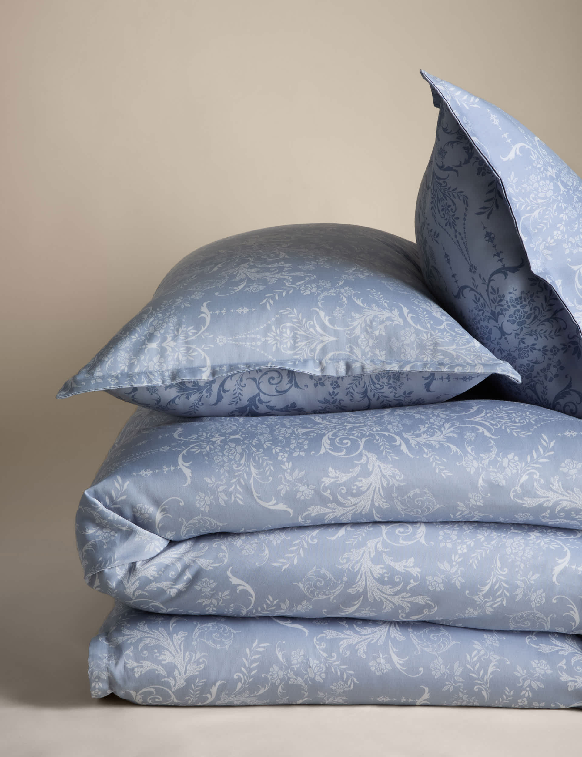 Aida-Alouette damask sateen bedding set - British product