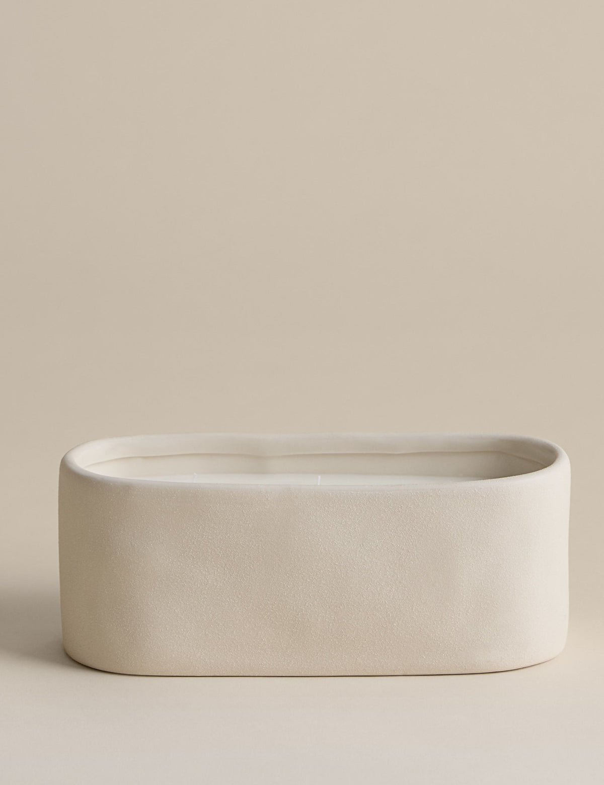 Air 3 wick candle in ceramic jar, imported from the UK