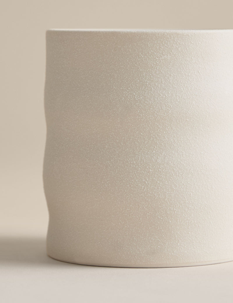 Air ceramic candle with melon, heather, and musk, imported from the UK