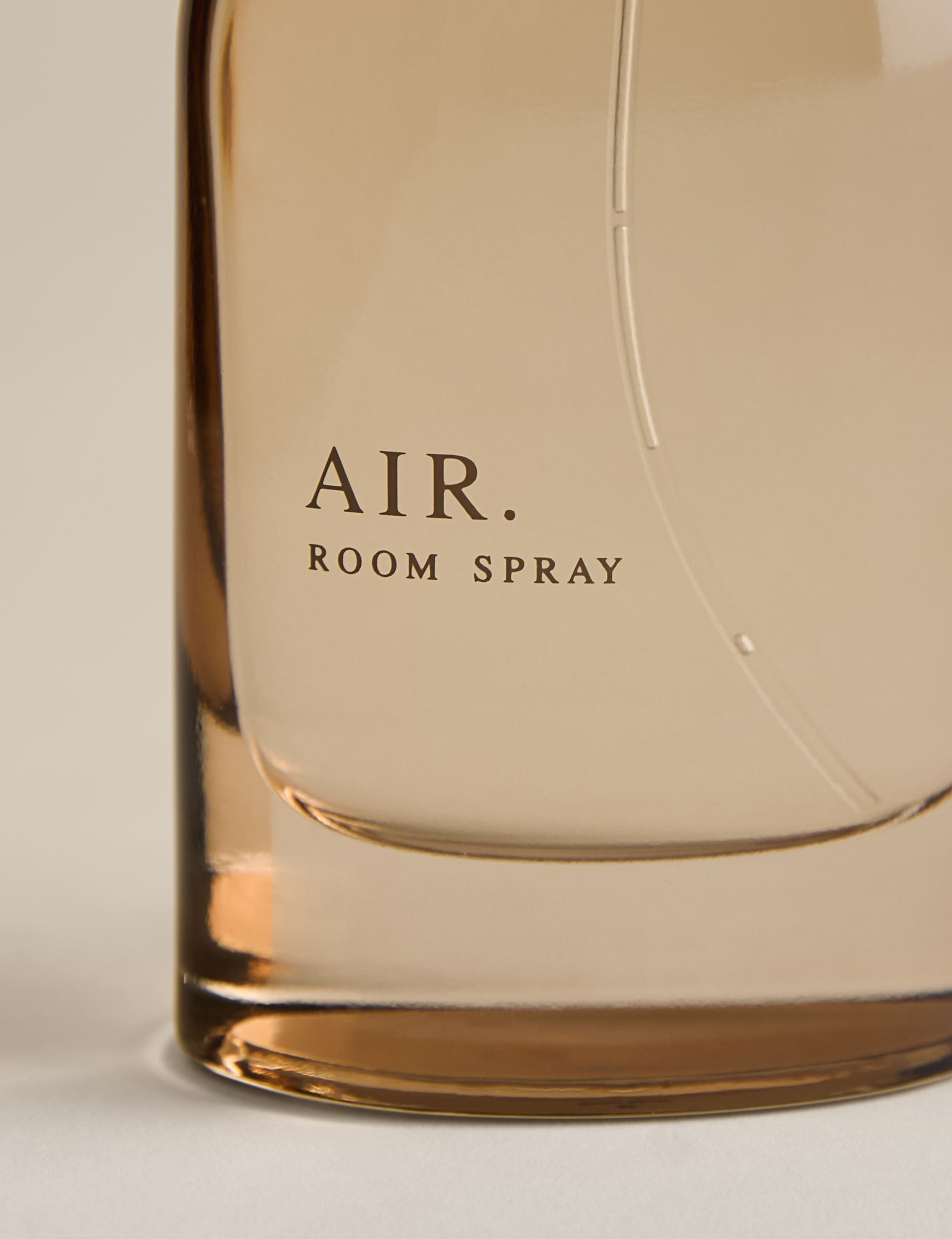 Air room and linen spray, UK version