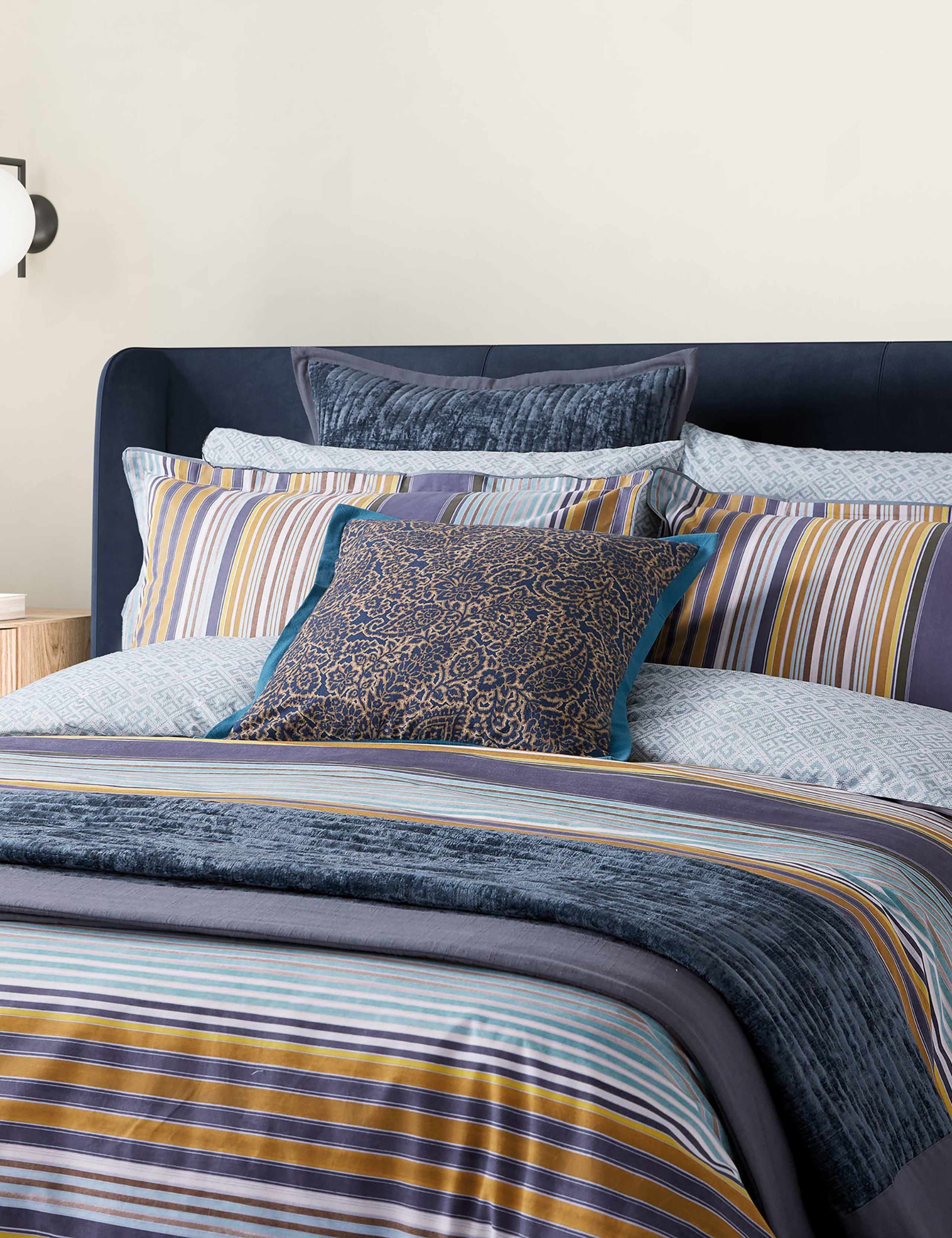 Bedeck of Belfast Aldin Paisley cushion 50x50 cm, imported from the UK