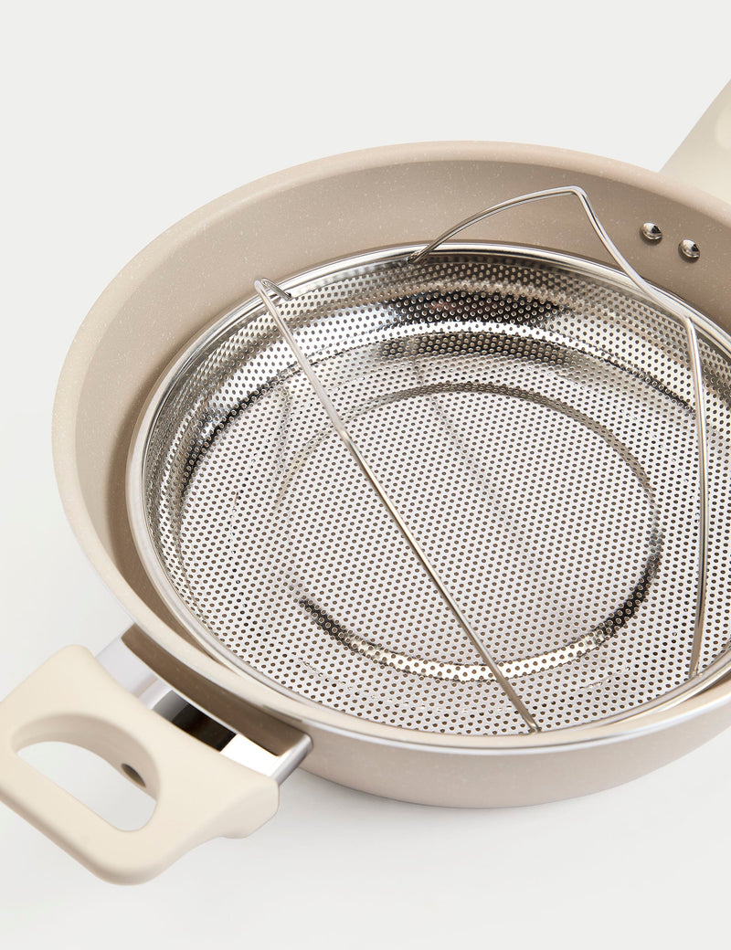 28cm all-in-one saucepan with steamer basket - British product
