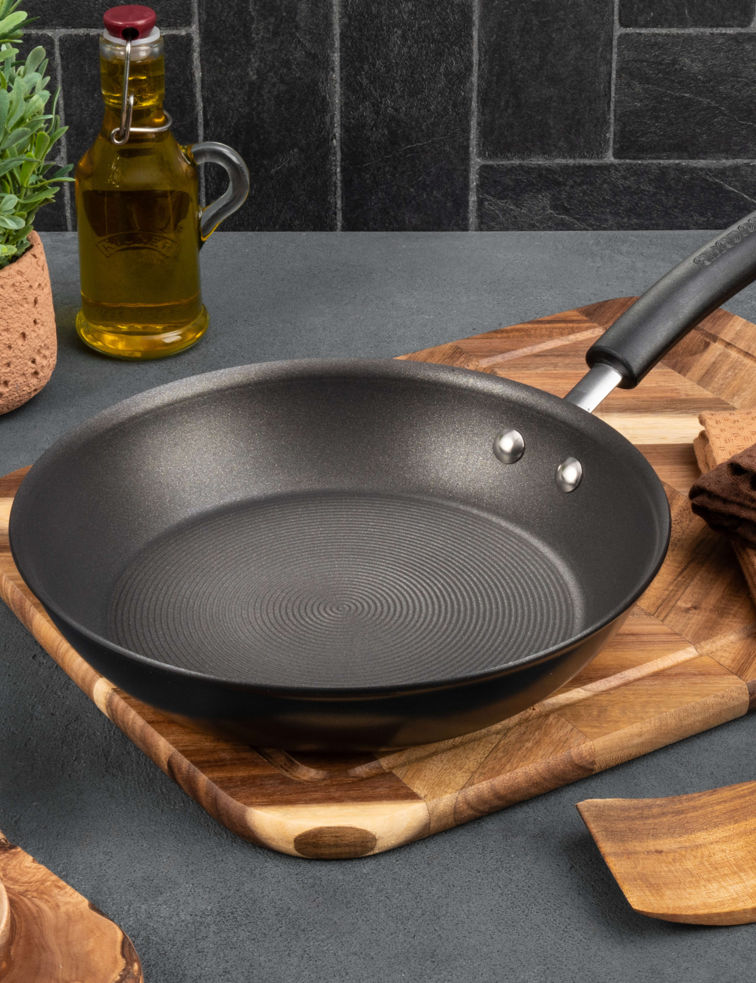 Circulon 31cm non-stick frying pan hard anodised aluminium (British brand)