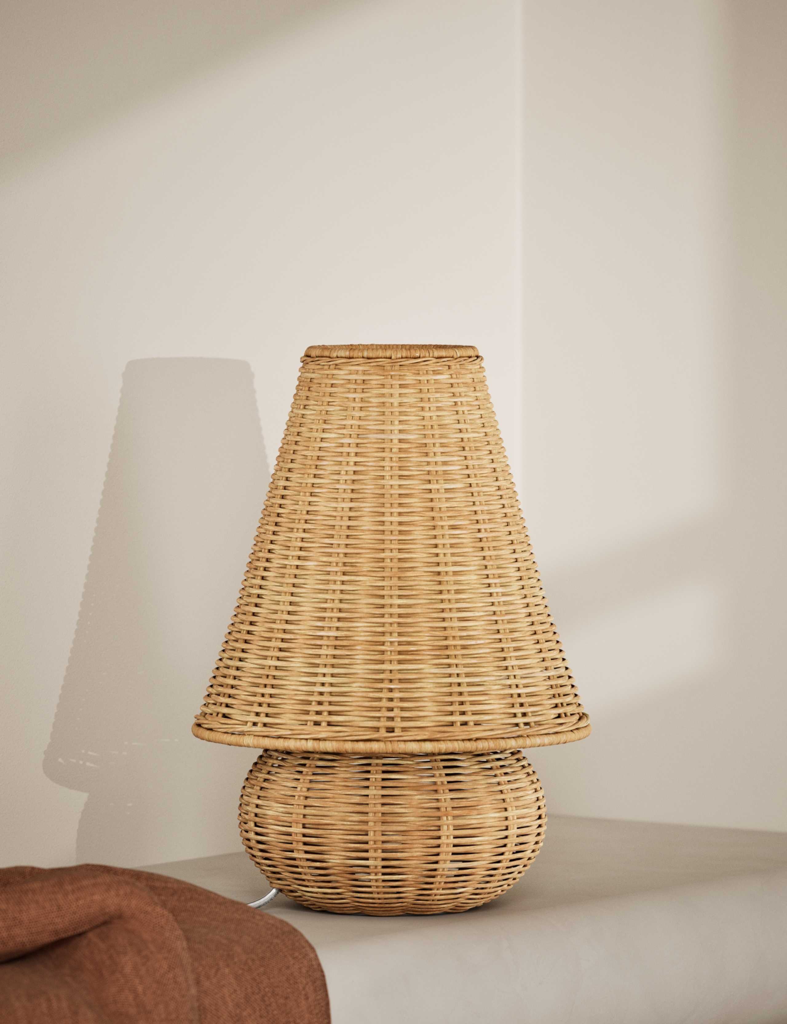 Amie rattan table lamp 35cm - British product
