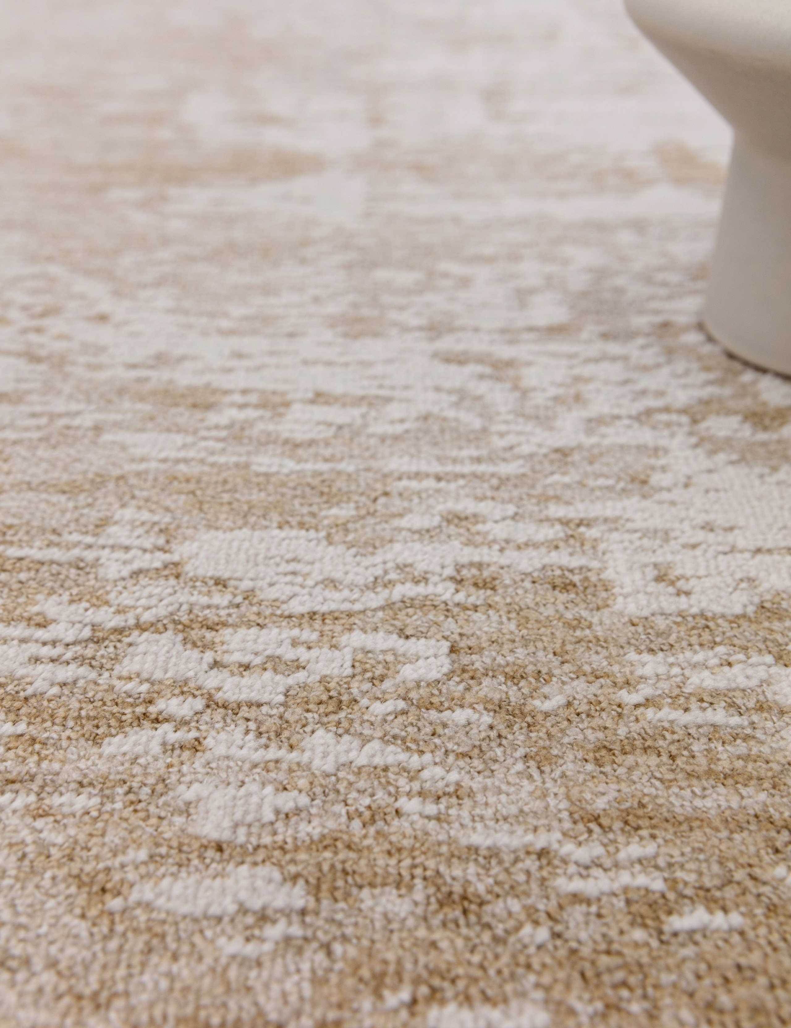 Asiatic Anders AN04 rug, imported from the UK