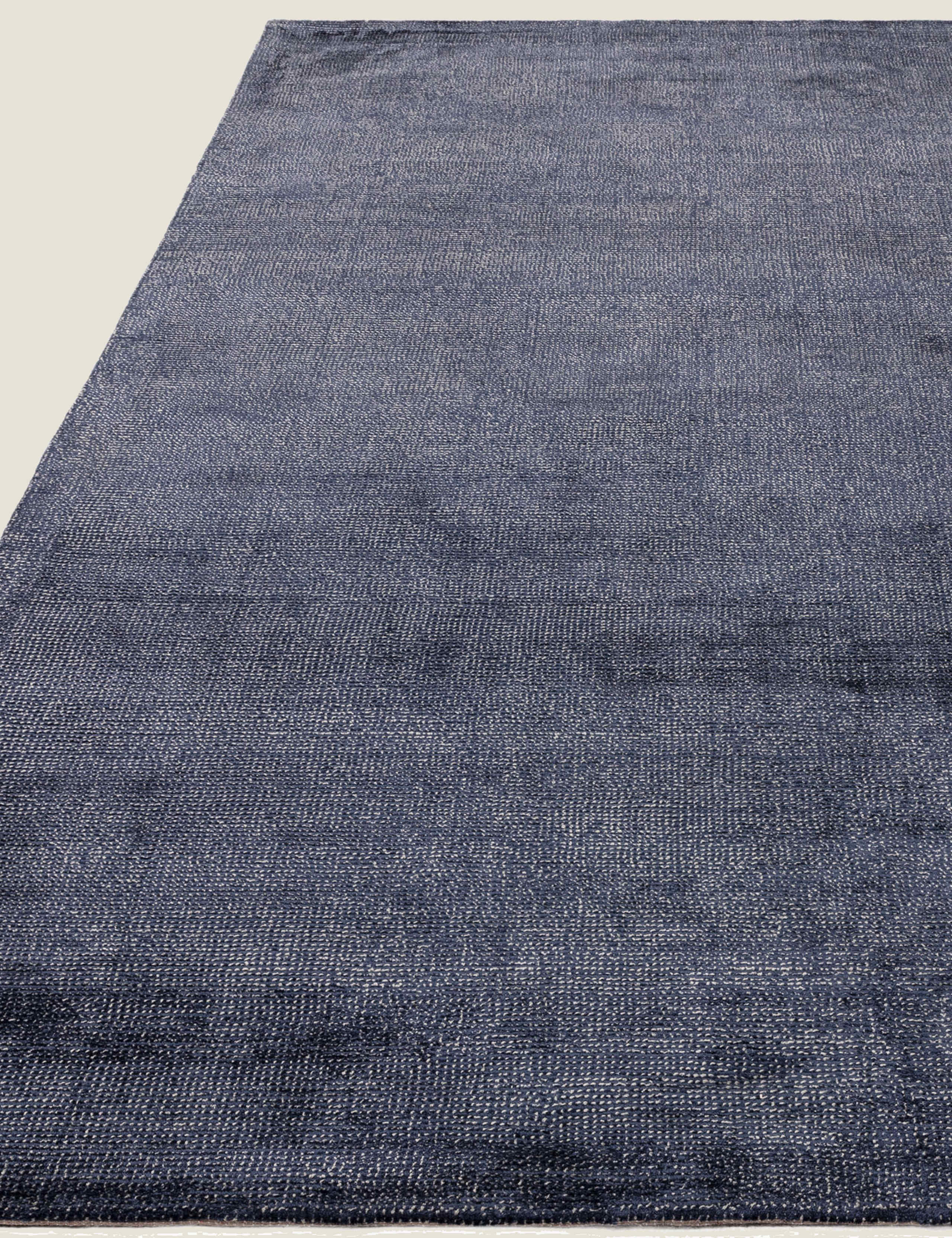 Asiatic Aston rug hand-loomed viscose, UK version
