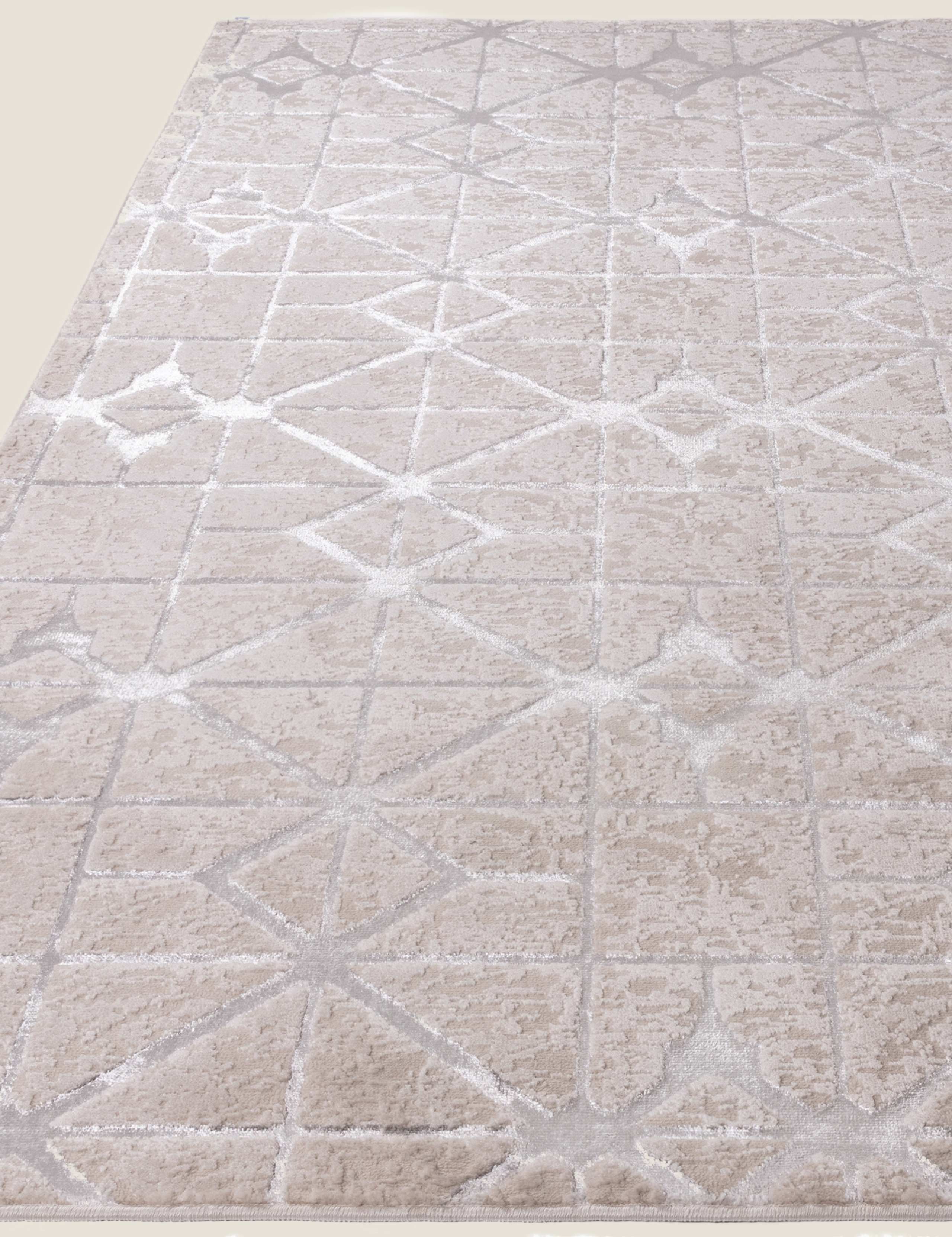 Asiatic Aurora Lattice rug for home decor, imported from the UK
