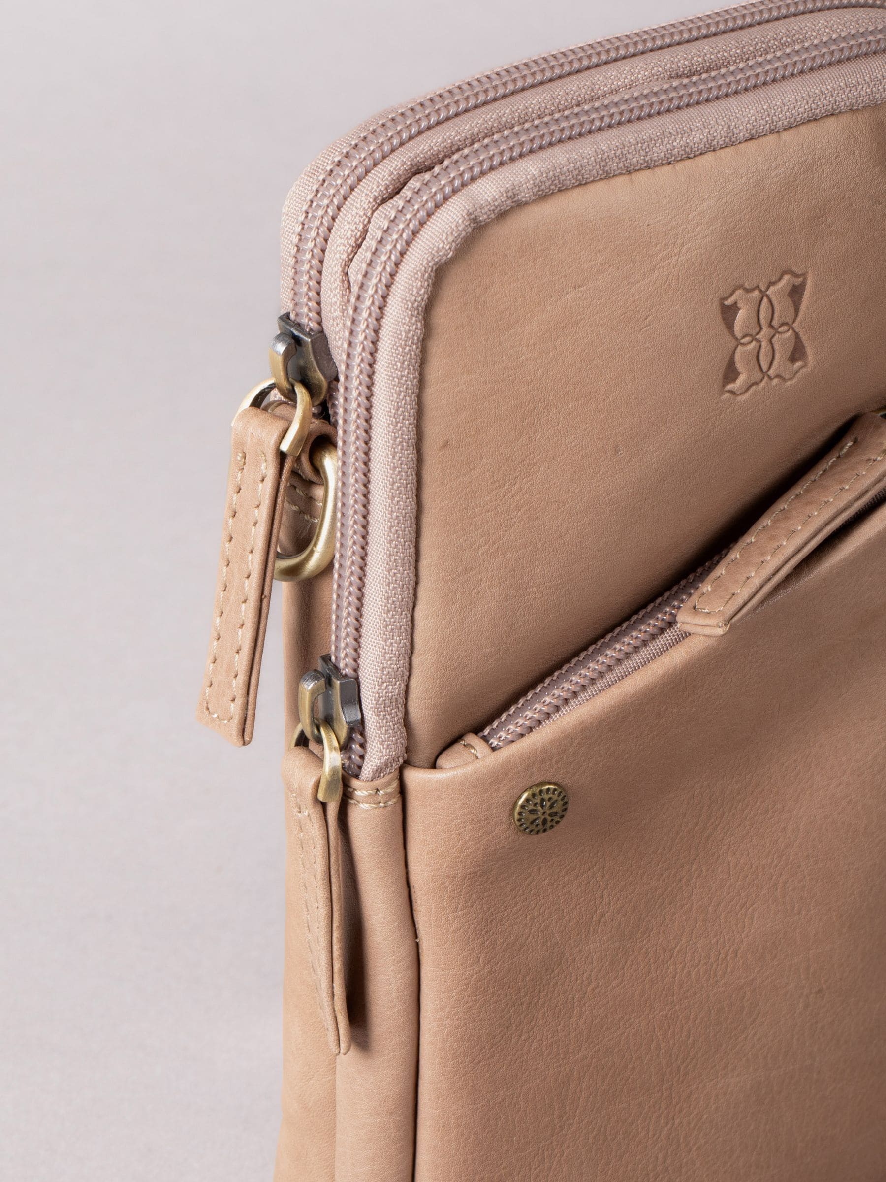 Lakeland Leather Taupe Harstone Travel Bag, imported from the UK