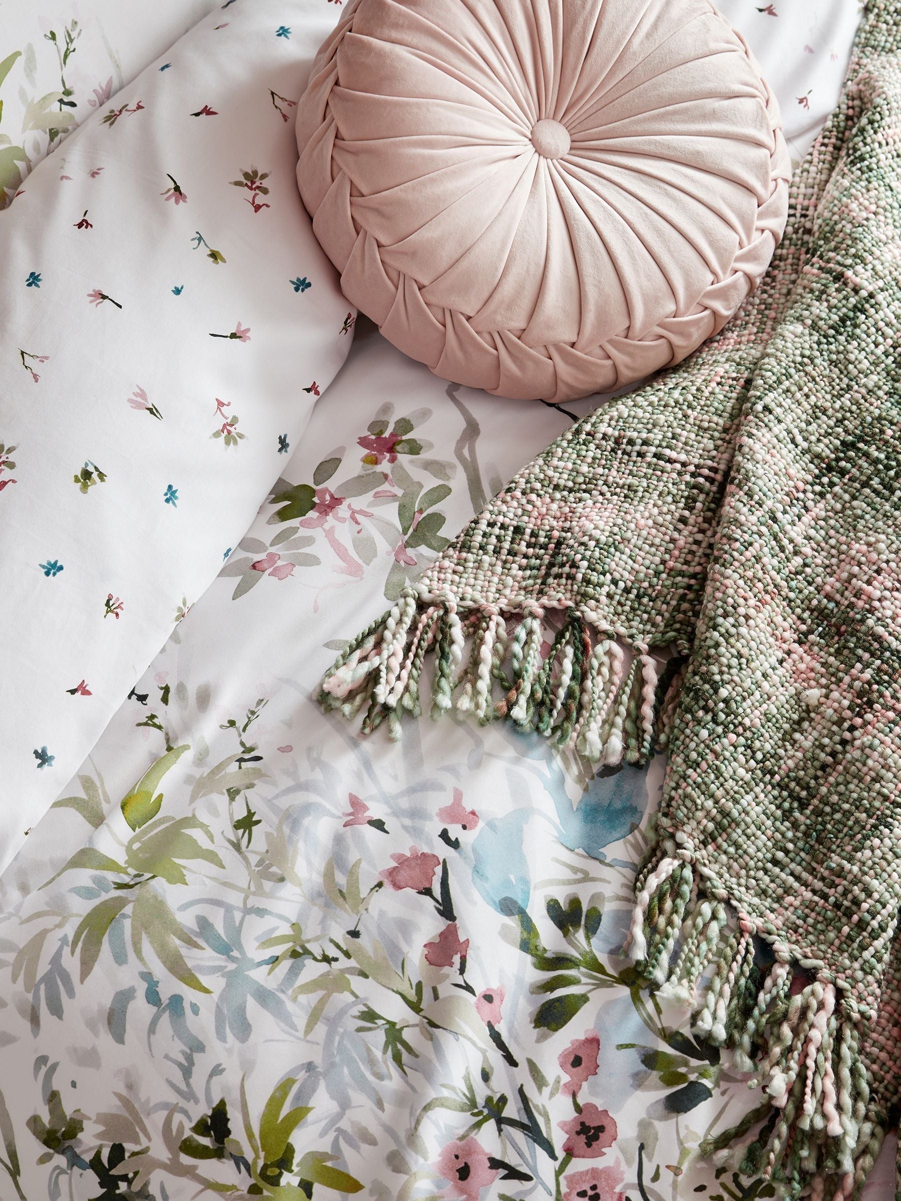 Laura Ashley Pointon Fields duvet cover set in cotton sateen, UK version