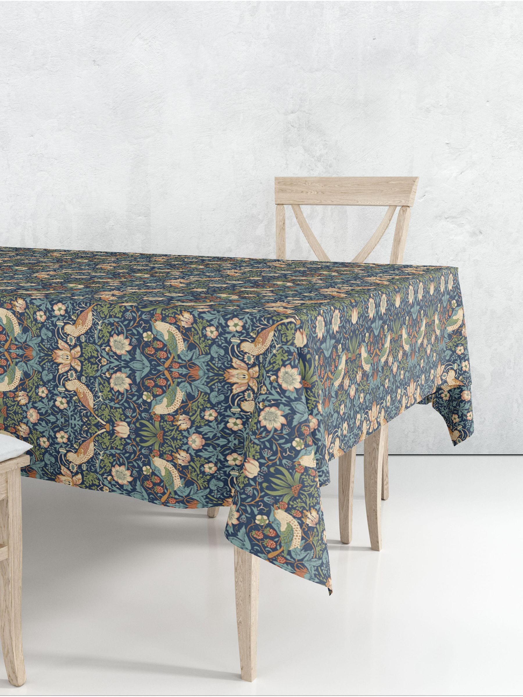 William Morris Gallery Blue Strawberry Thief tablecloth 132x178cm (British brand)