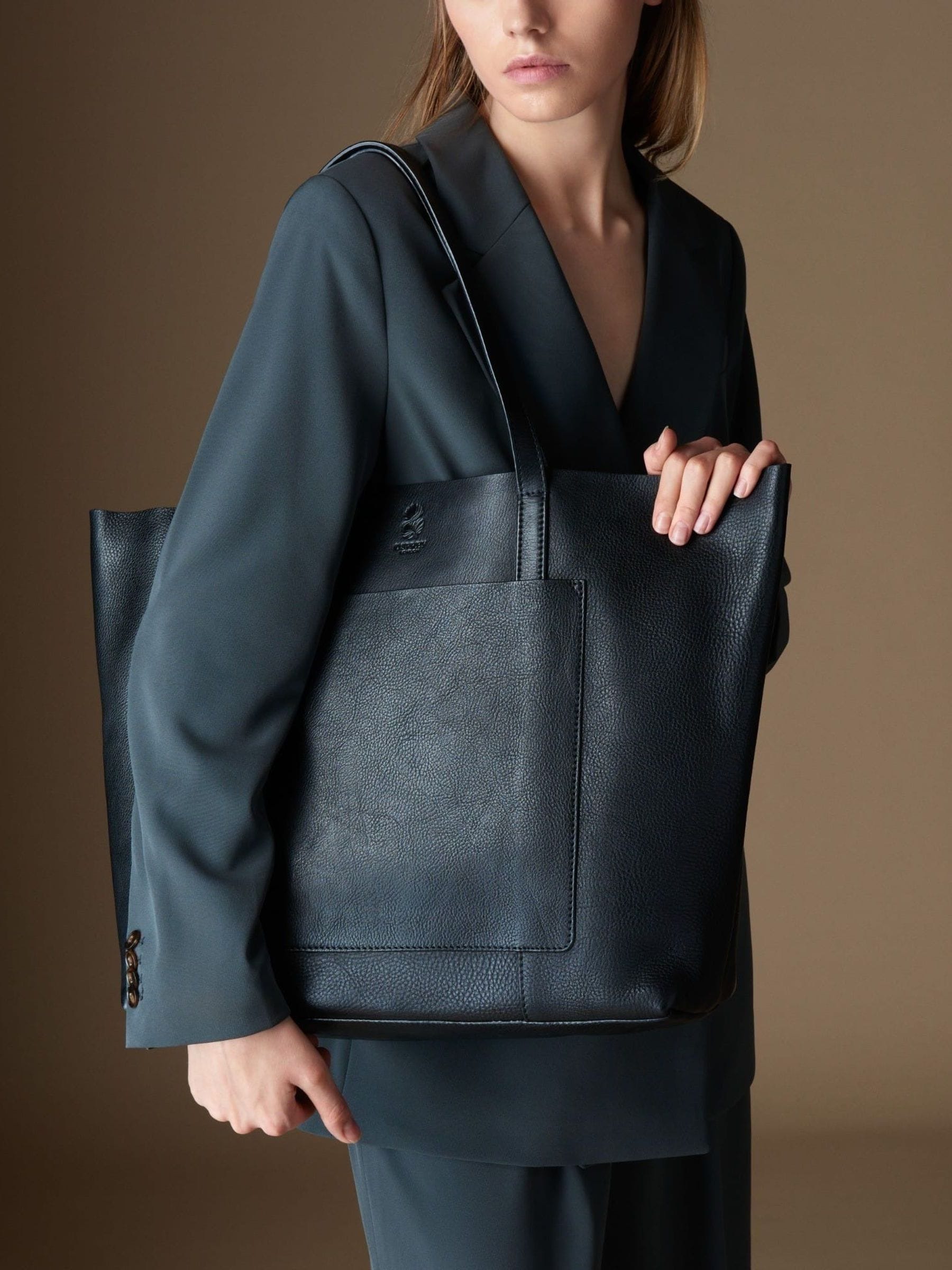 Osprey London black Vintage Santa Fe leather tote bag, UK version