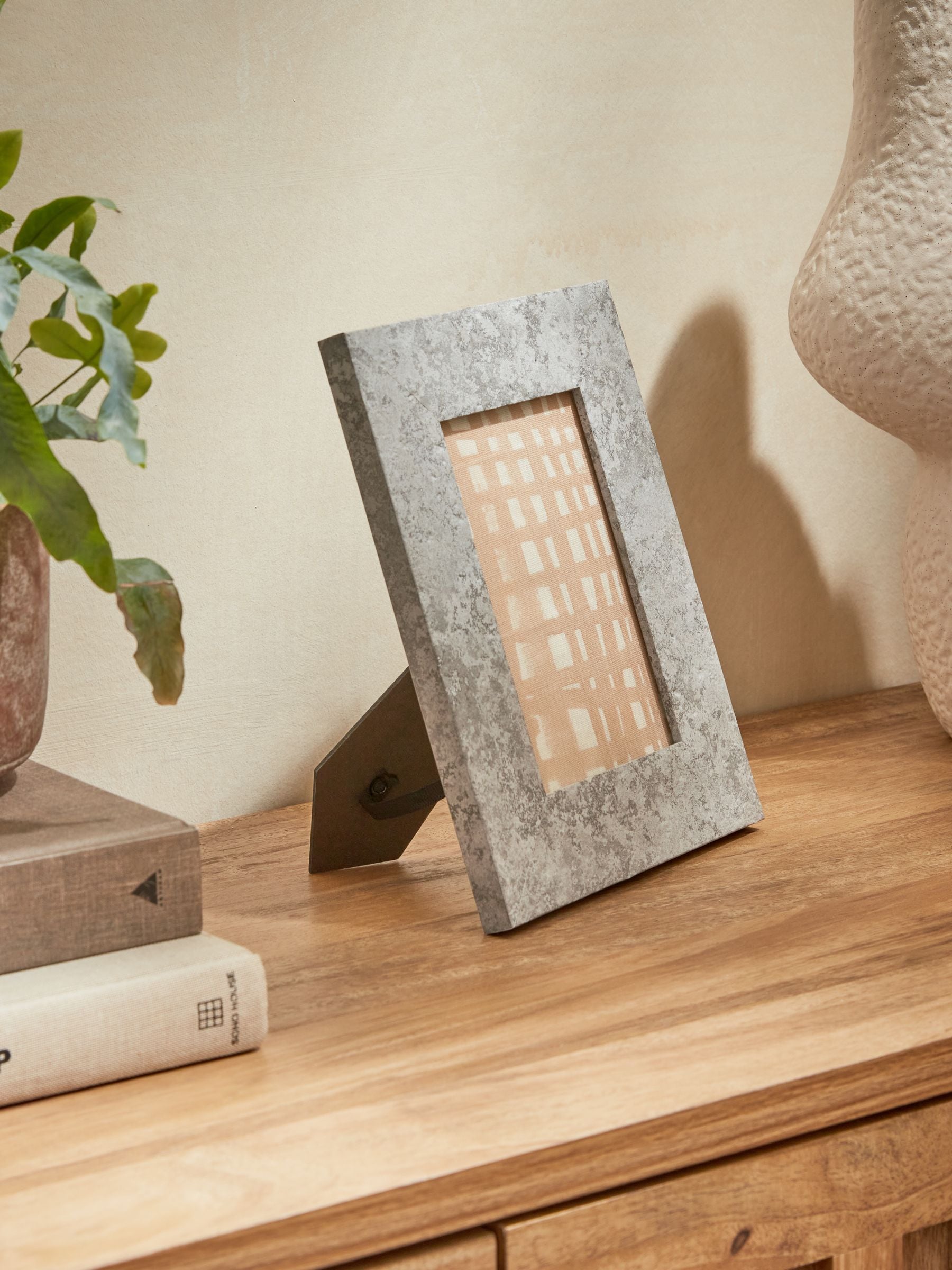 Lydford White Stone Effect Photo Frame