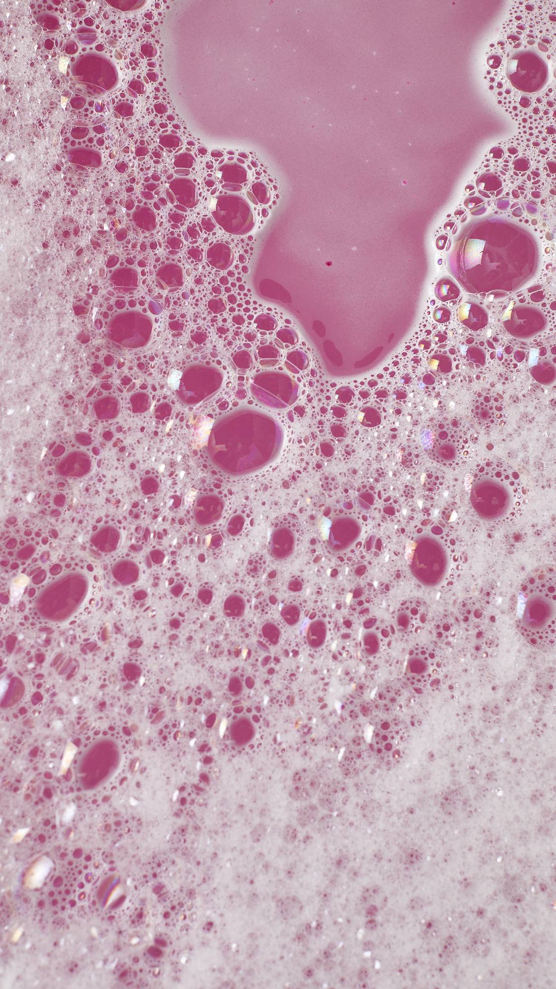 Bubble bar The Comforter fruity blackcurrant scent (British brand)