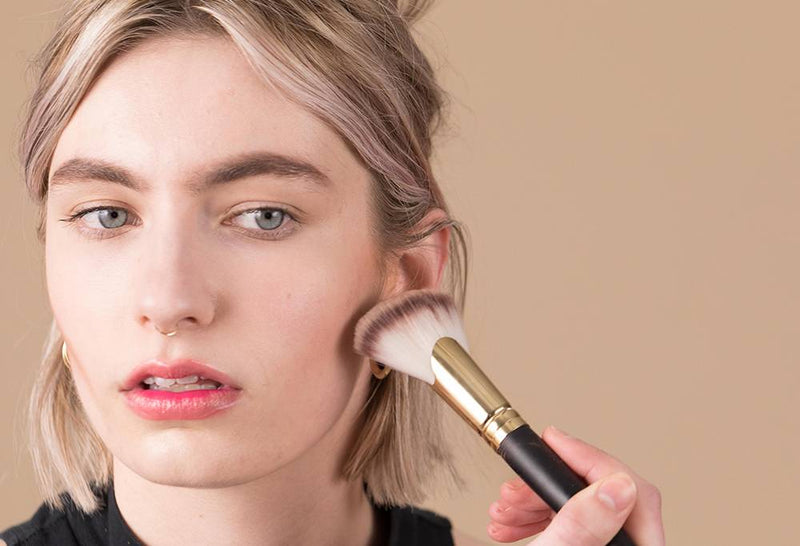 Lush Biggest Fan makeup brush with vegan synthetic bristles (British brand)