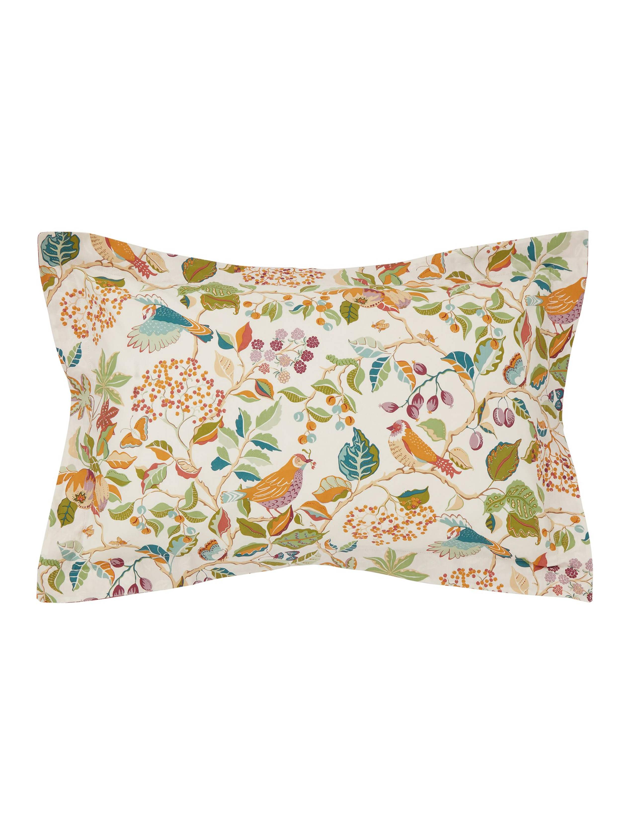 Birds and Berries bedding set, imported from the UK