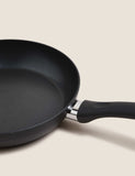 24cm non-stick frying pan, UK version