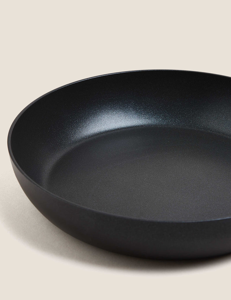 24cm non-stick frying pan, UK version