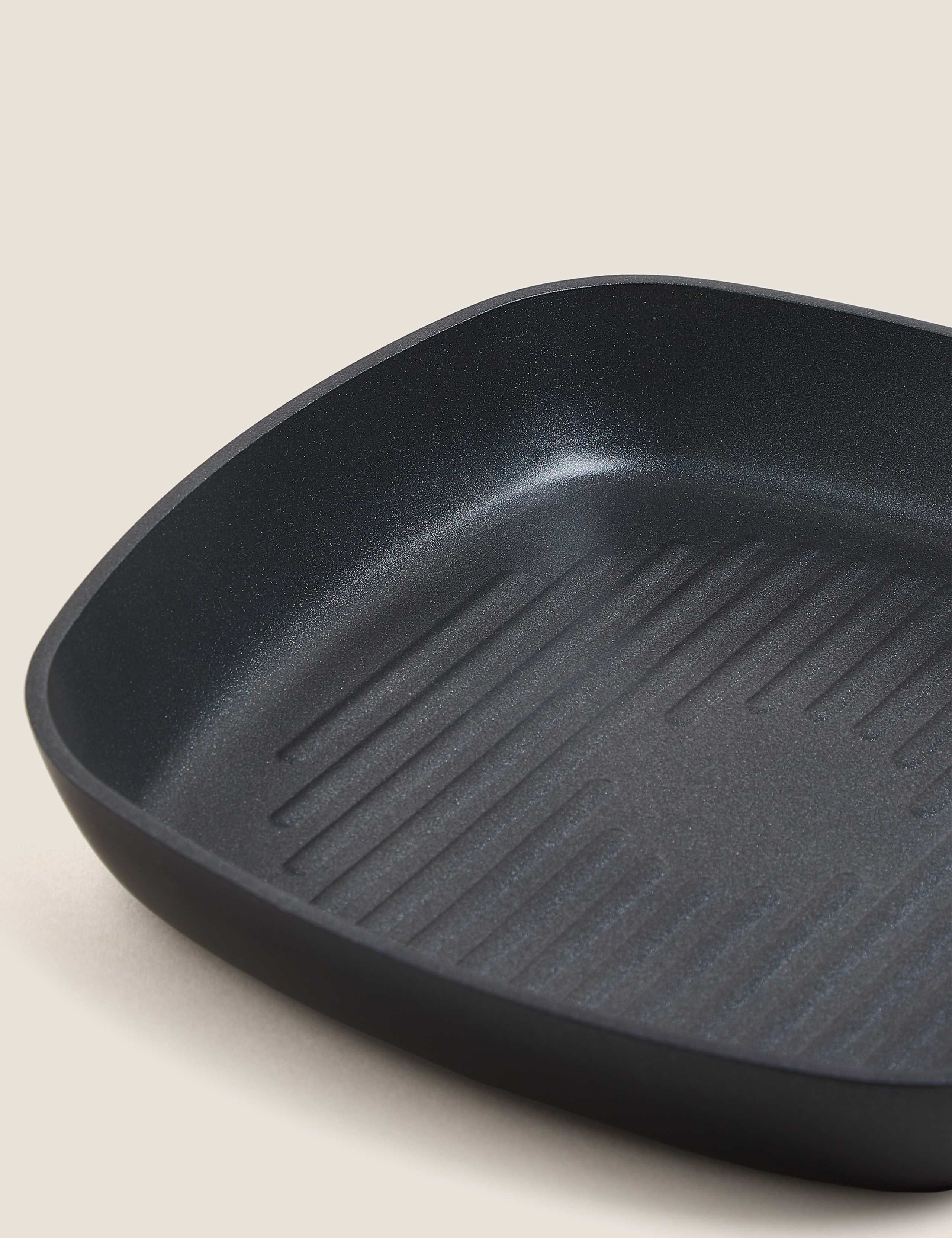 Black Aluminium 26cm Non-Stick Griddle Pan - British product