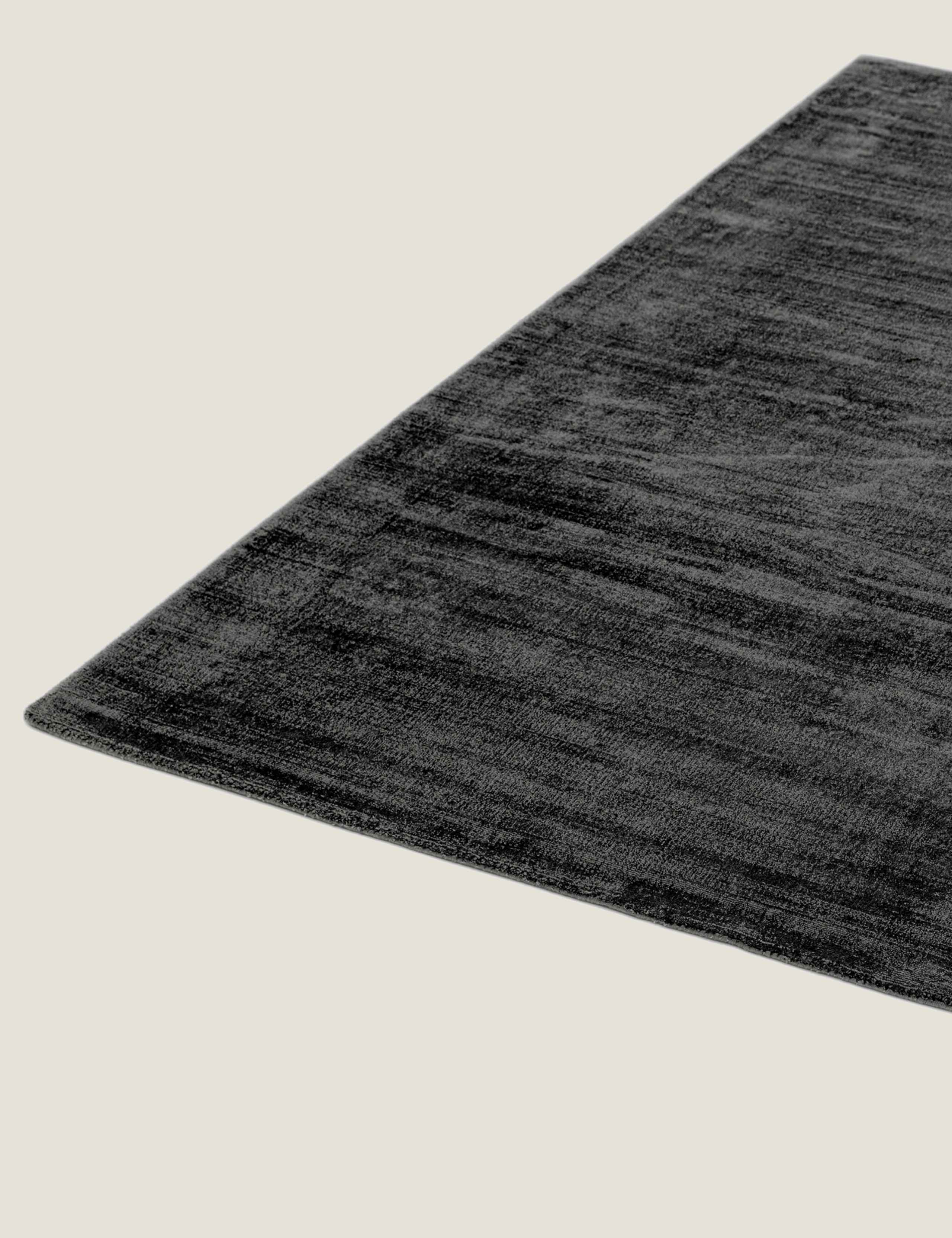 Asiatic Blade rug 160x230 cm, imported from the UK