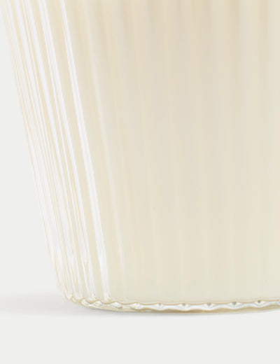 M&S Blue Blossom 3-Docht-Floral-Duftkerze – Online bei McGrocer kaufen